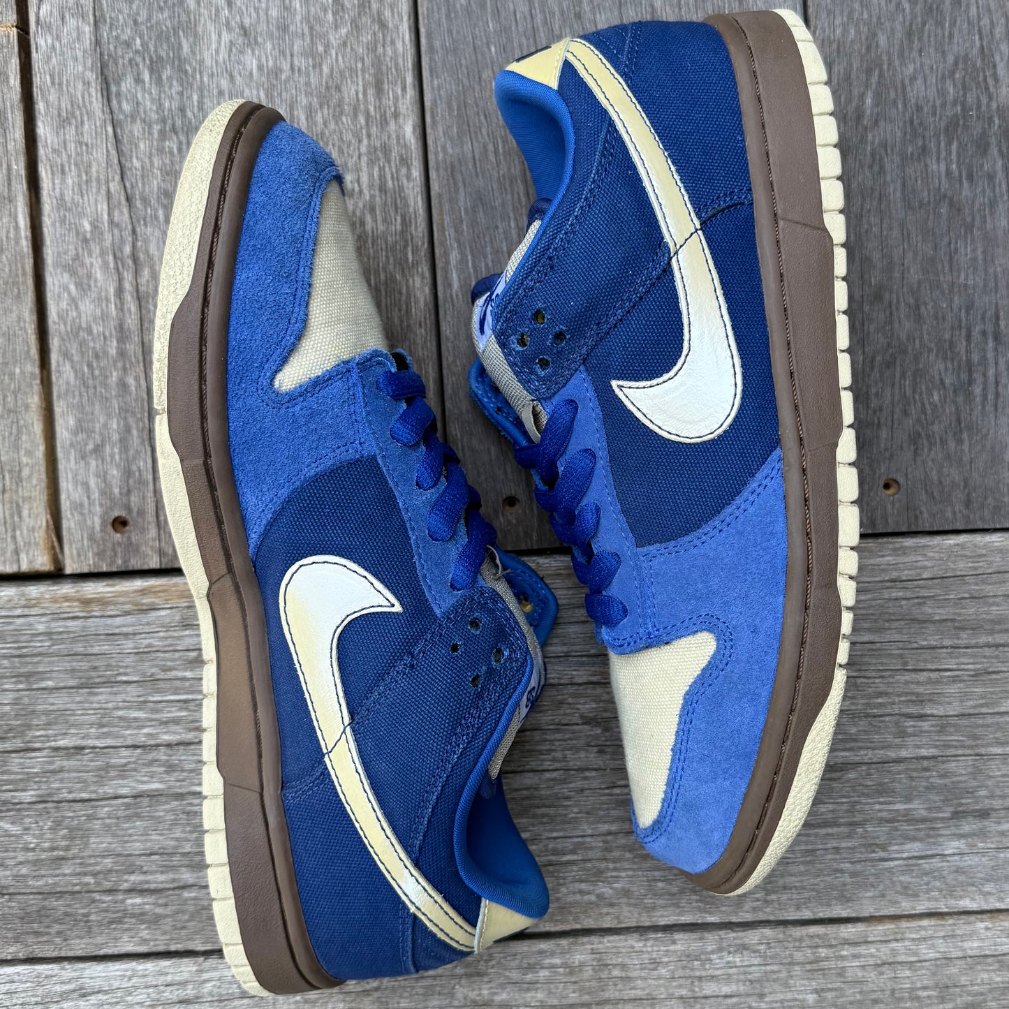 Nike SB Dunk Low Gold Rail Melbourne Size 8.5