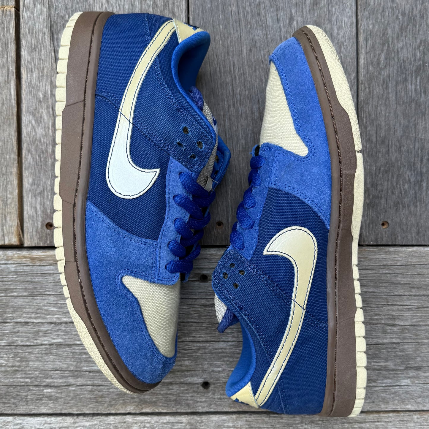 Nike SB Dunk Low Gold Rail Melbourne Size 8.5