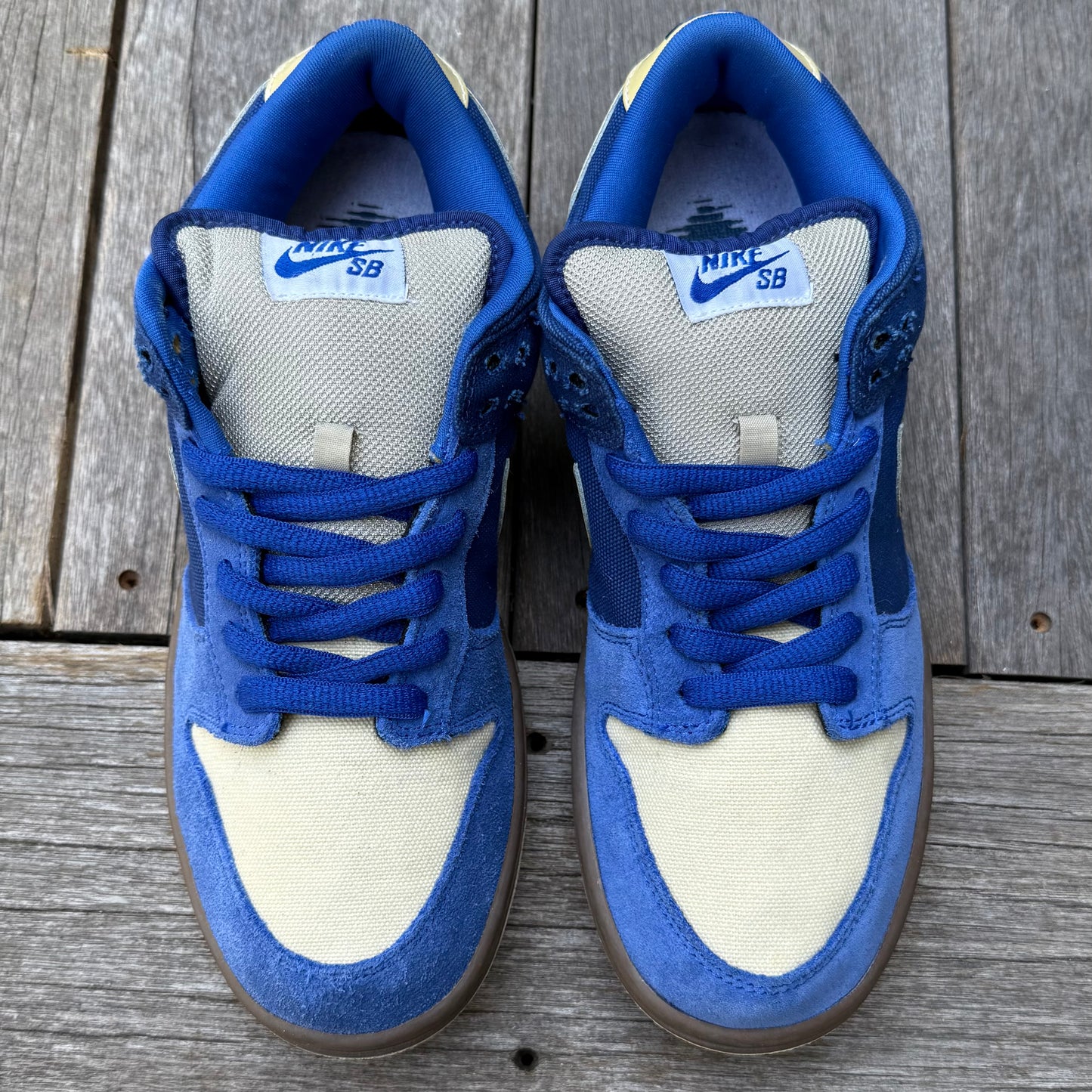 Nike SB Dunk Low Gold Rail Melbourne Size 8.5