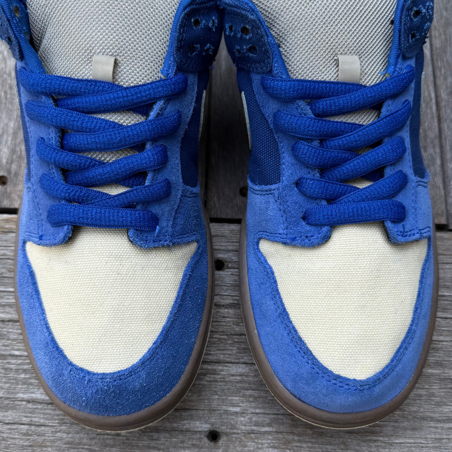 Nike SB Dunk Low Gold Rail Melbourne Size 8.5