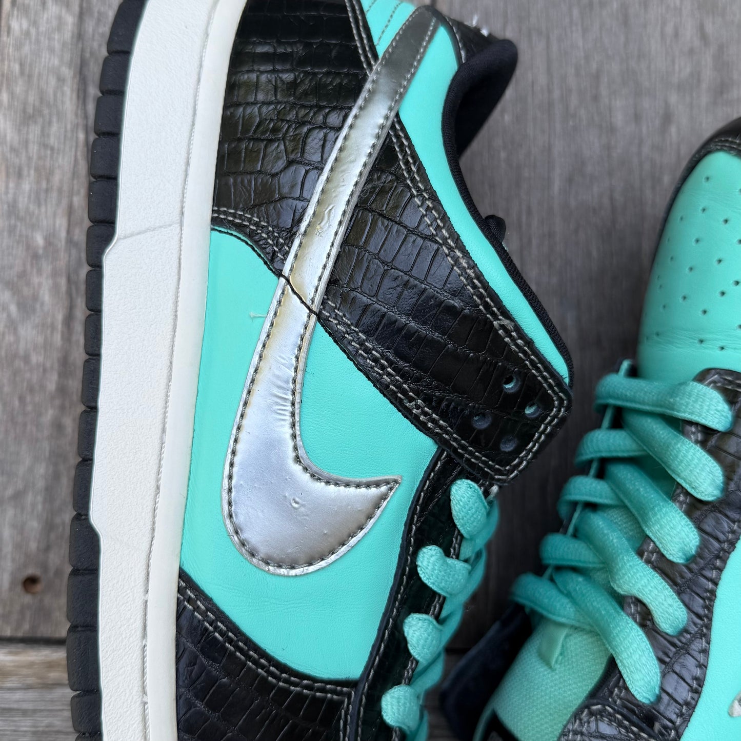 Nike SB Dunk Low Tiffany Diamond Size 10