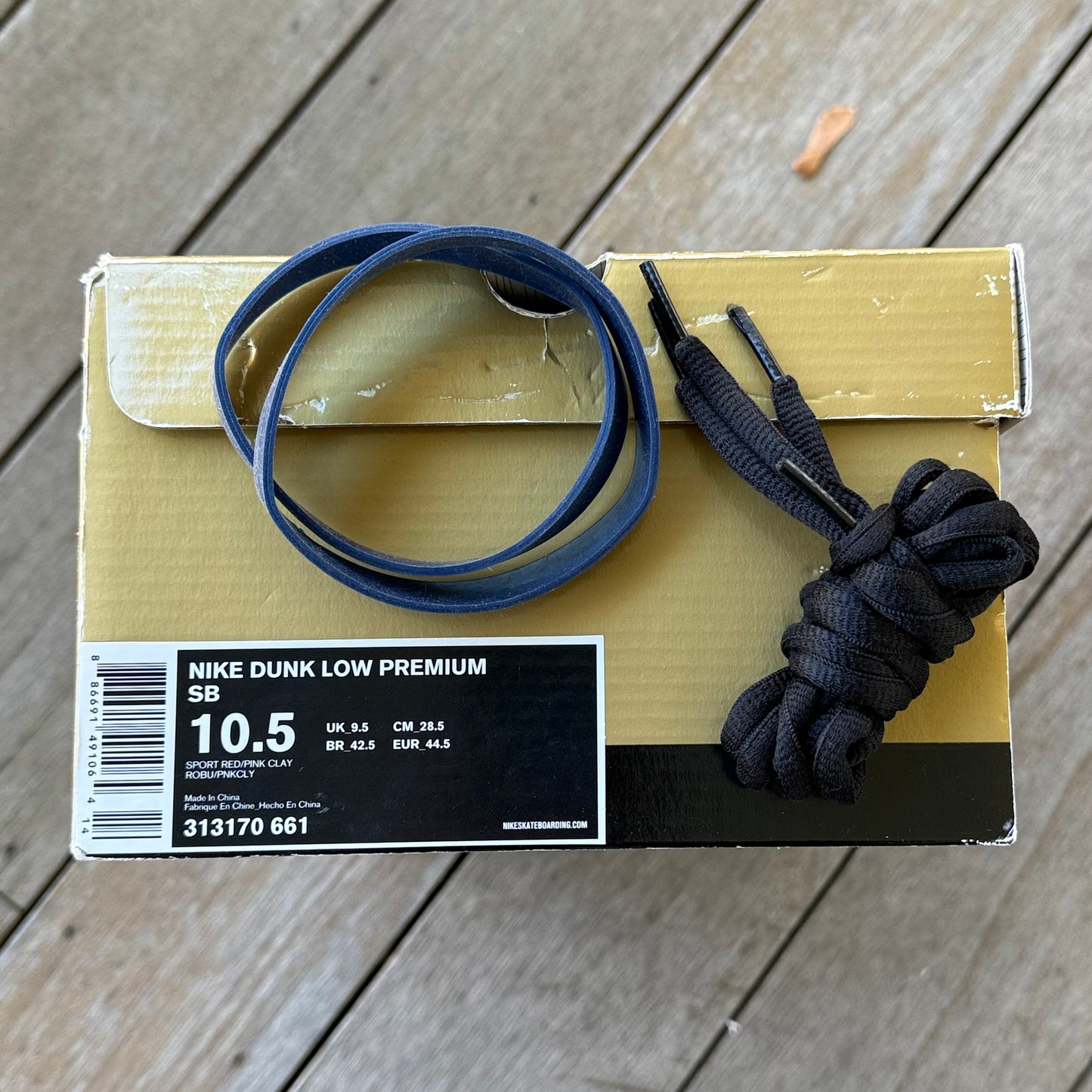 Nike SB Dunk Low Red Lobster Size 10.5