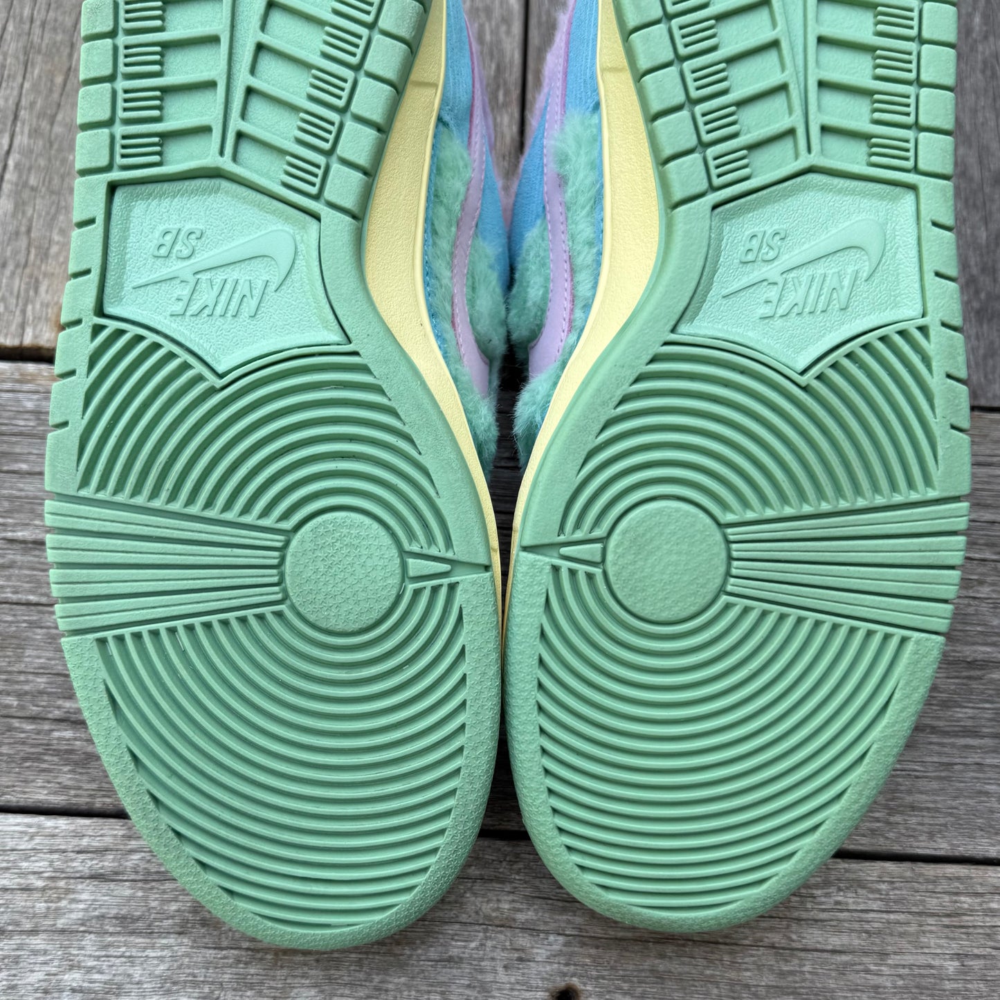 Nike SB Dunk Low Verdy Visty Size 9