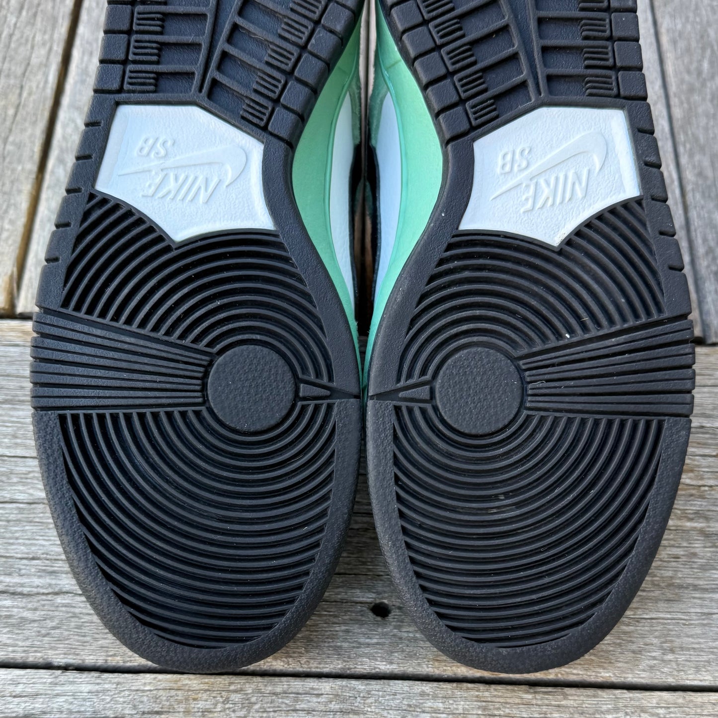 Nike SB Dunk Low Sea Crystal Size 8.5