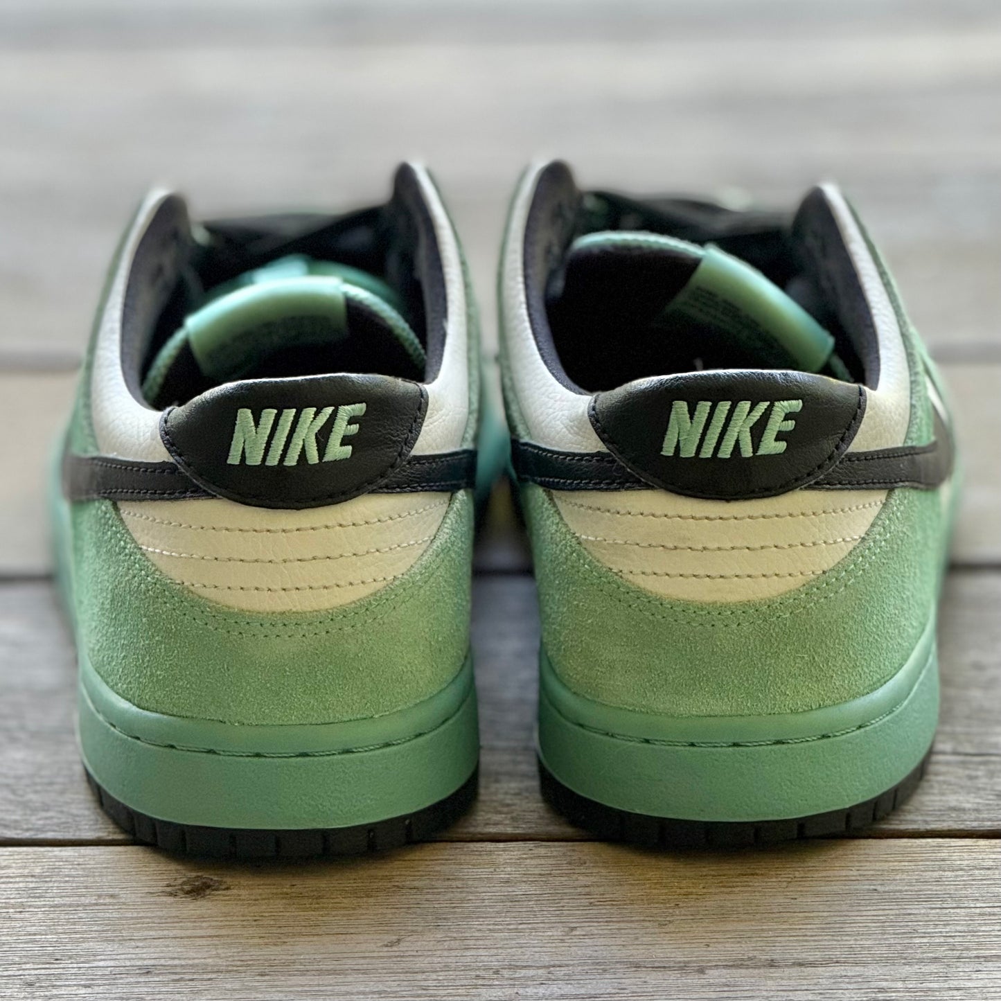 Nike SB Dunk Low Sea Crystal Size 9.5