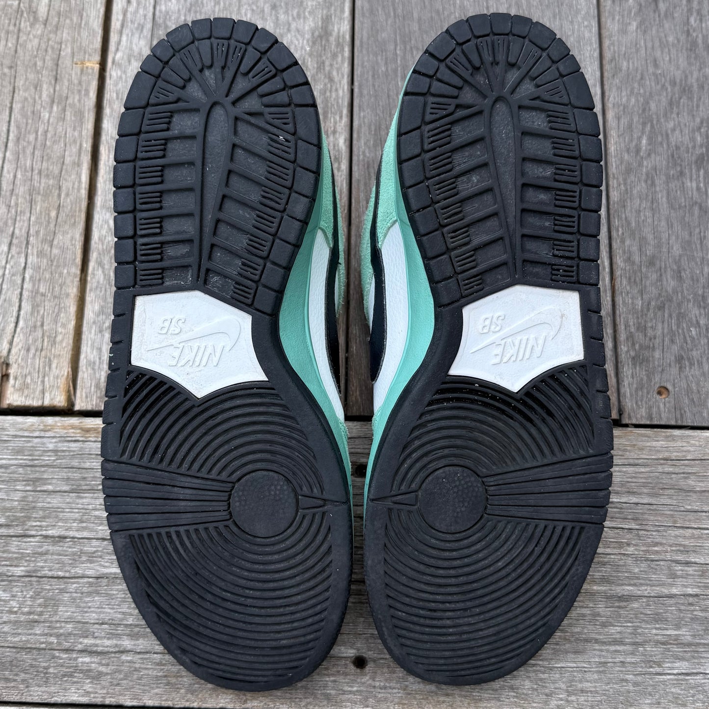 Nike SB Dunk Low Sea Crystal Size 9.5