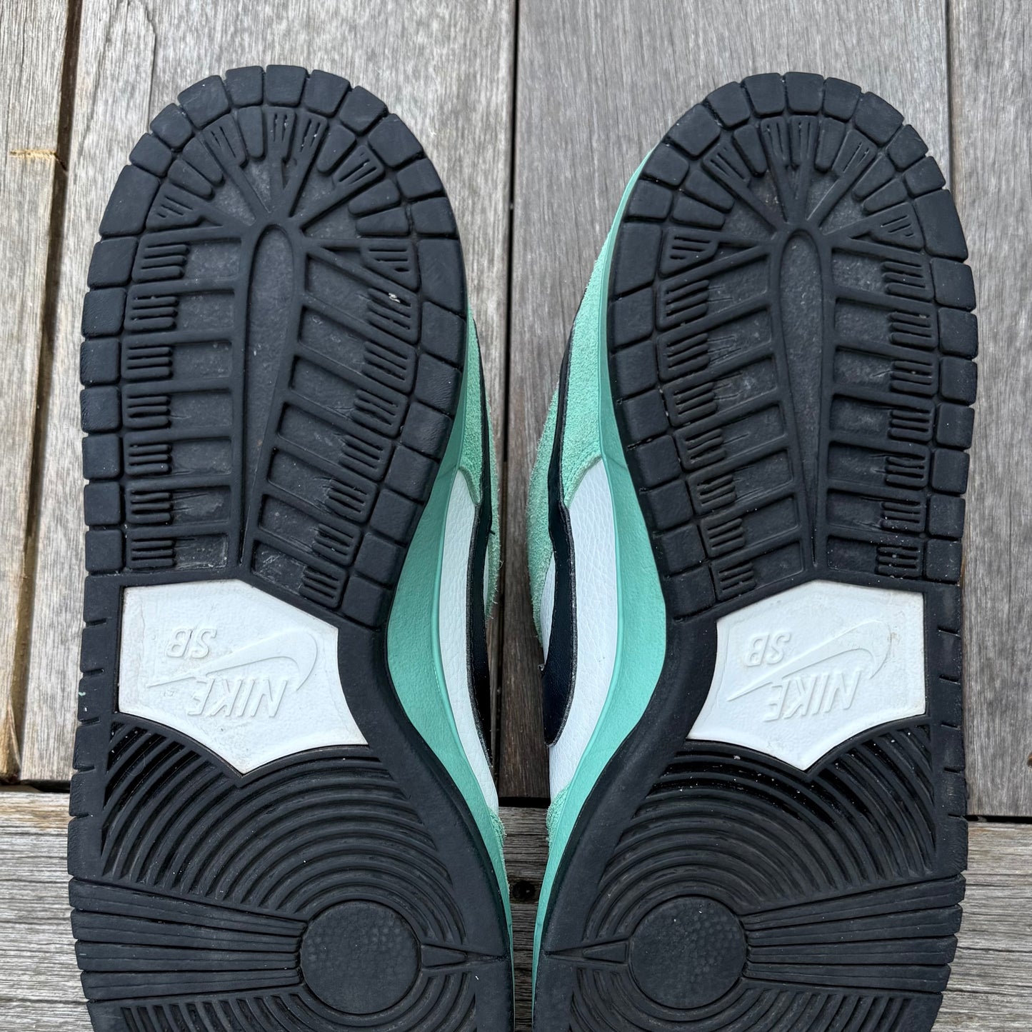 Nike SB Dunk Low Sea Crystal Size 9.5