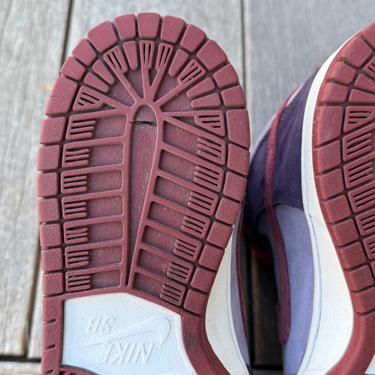 Nike SB Dunk High Plum Size 8