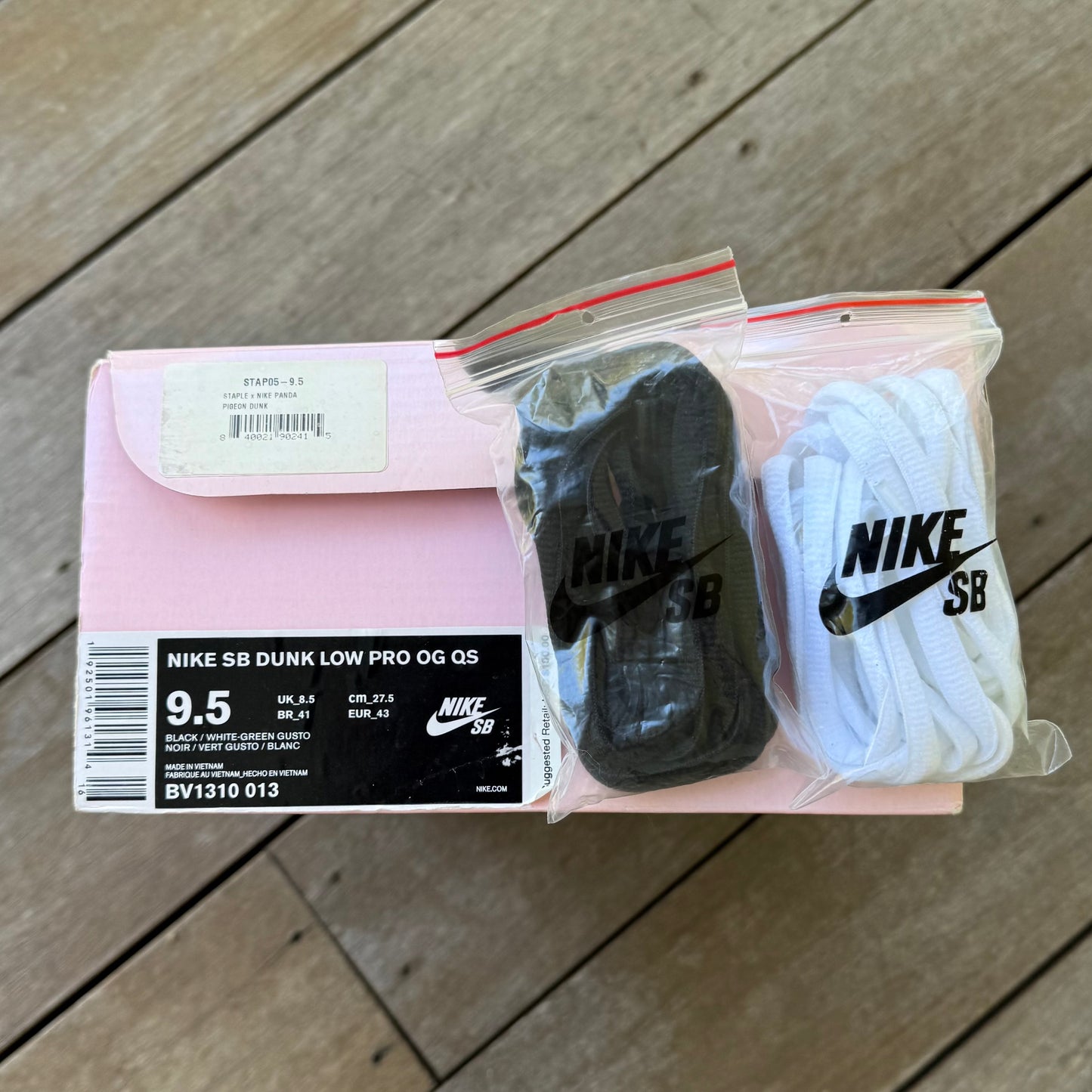 Nike SB Dunk Low Panda Pigeon Size 9.5