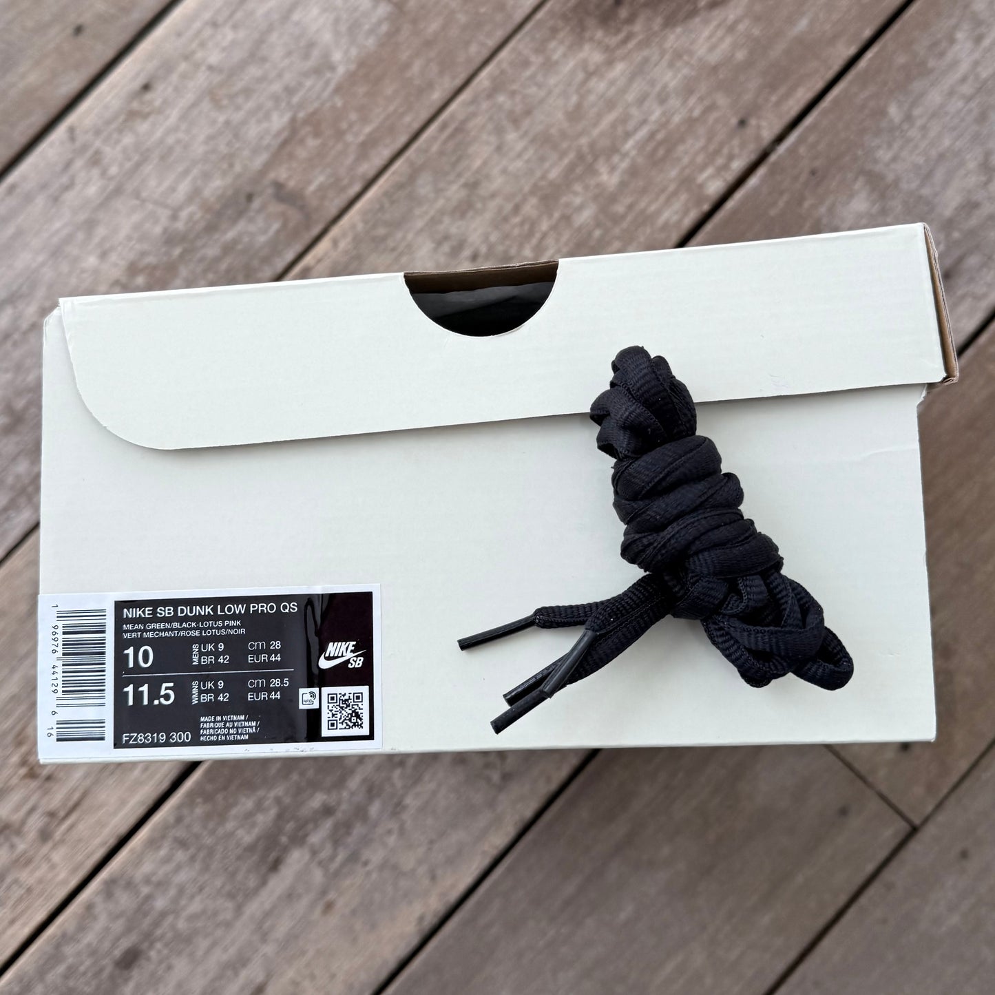 Nike SB Dunk Low Green Powerpuff Girls Buttercup Size 10