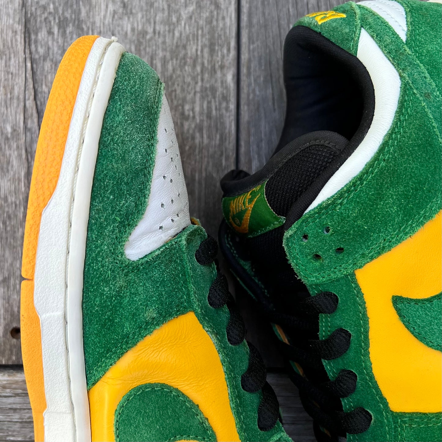 Nike SB Dunk Low Buck Size 9