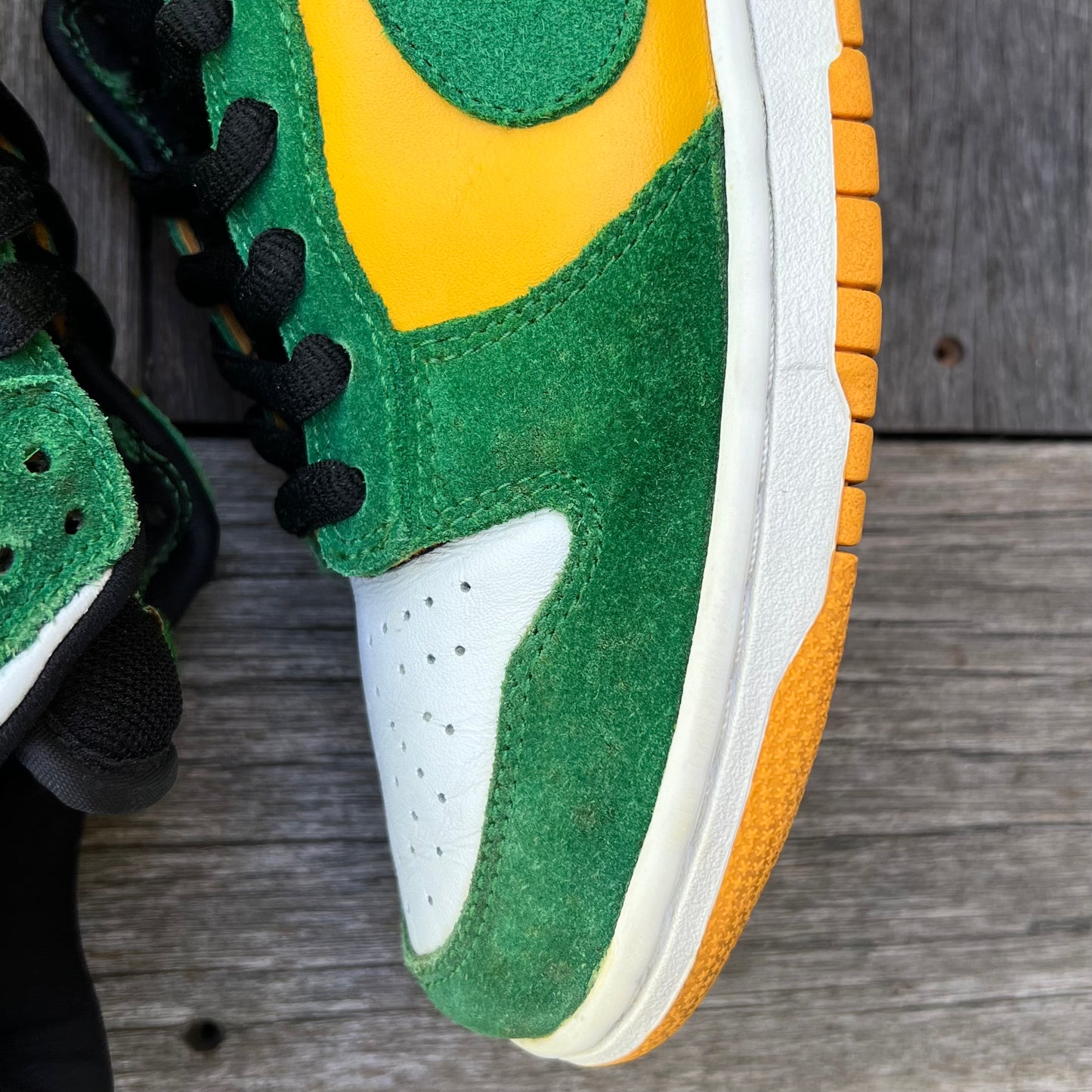 Nike SB Dunk Low Buck Size 9