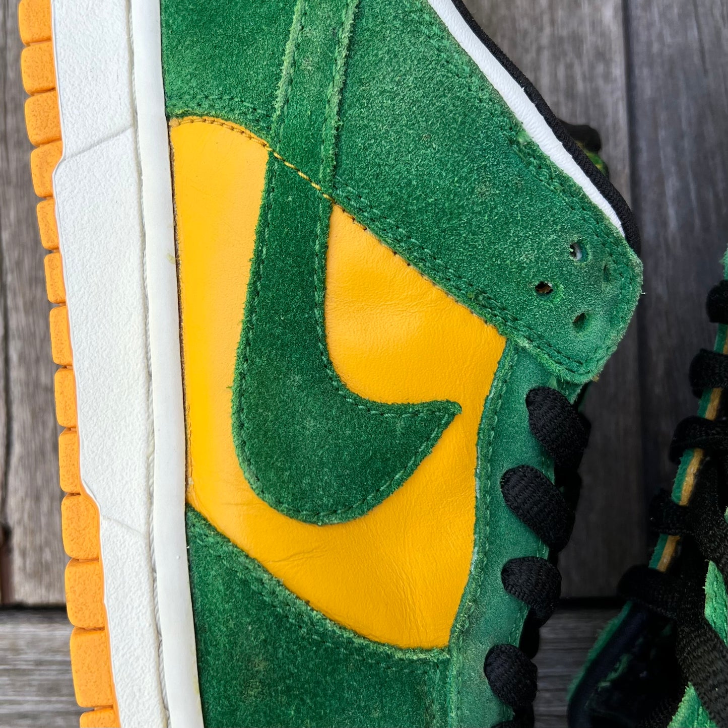 Nike SB Dunk Low Buck Size 9