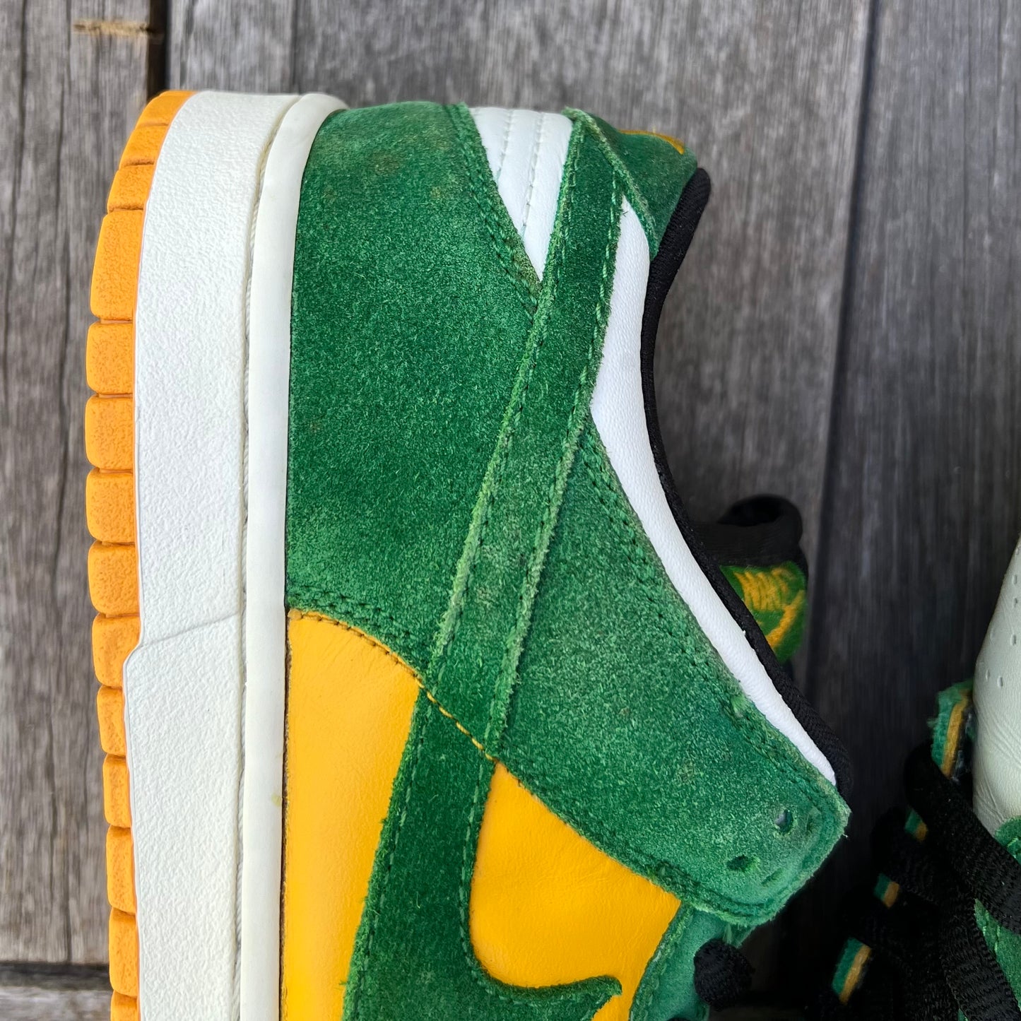 Nike SB Dunk Low Buck Size 9