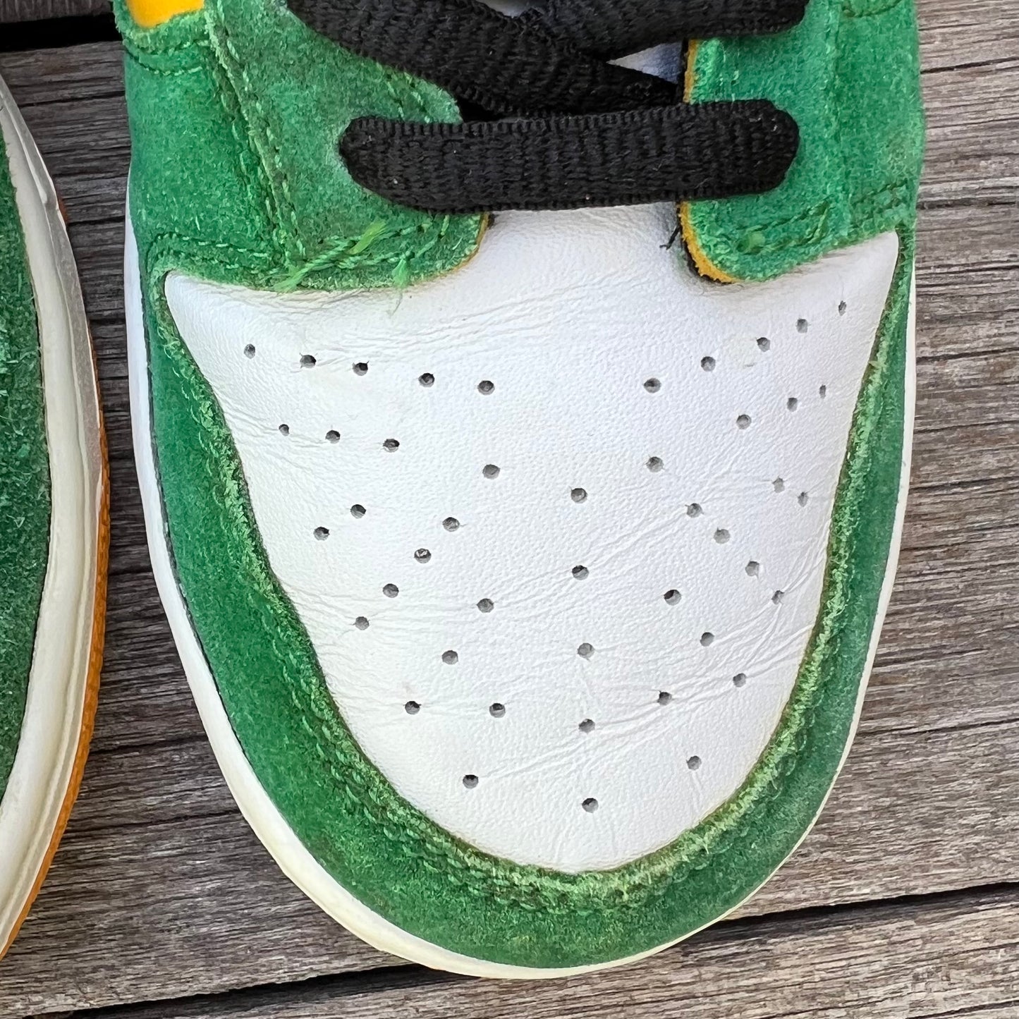 Nike SB Dunk Low Buck Size 9