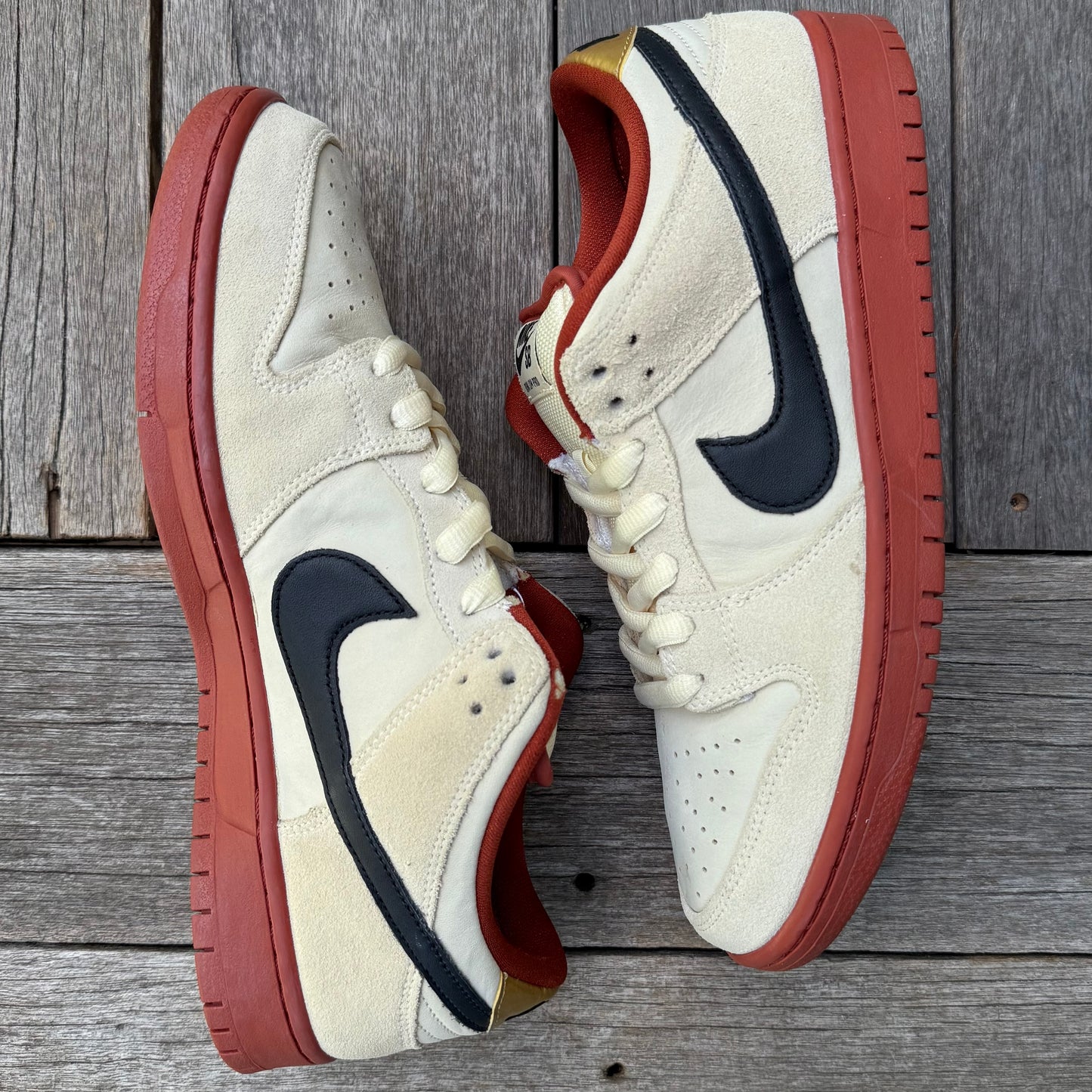 Nike SB Dunk Low Hennessy Muslin Size 10