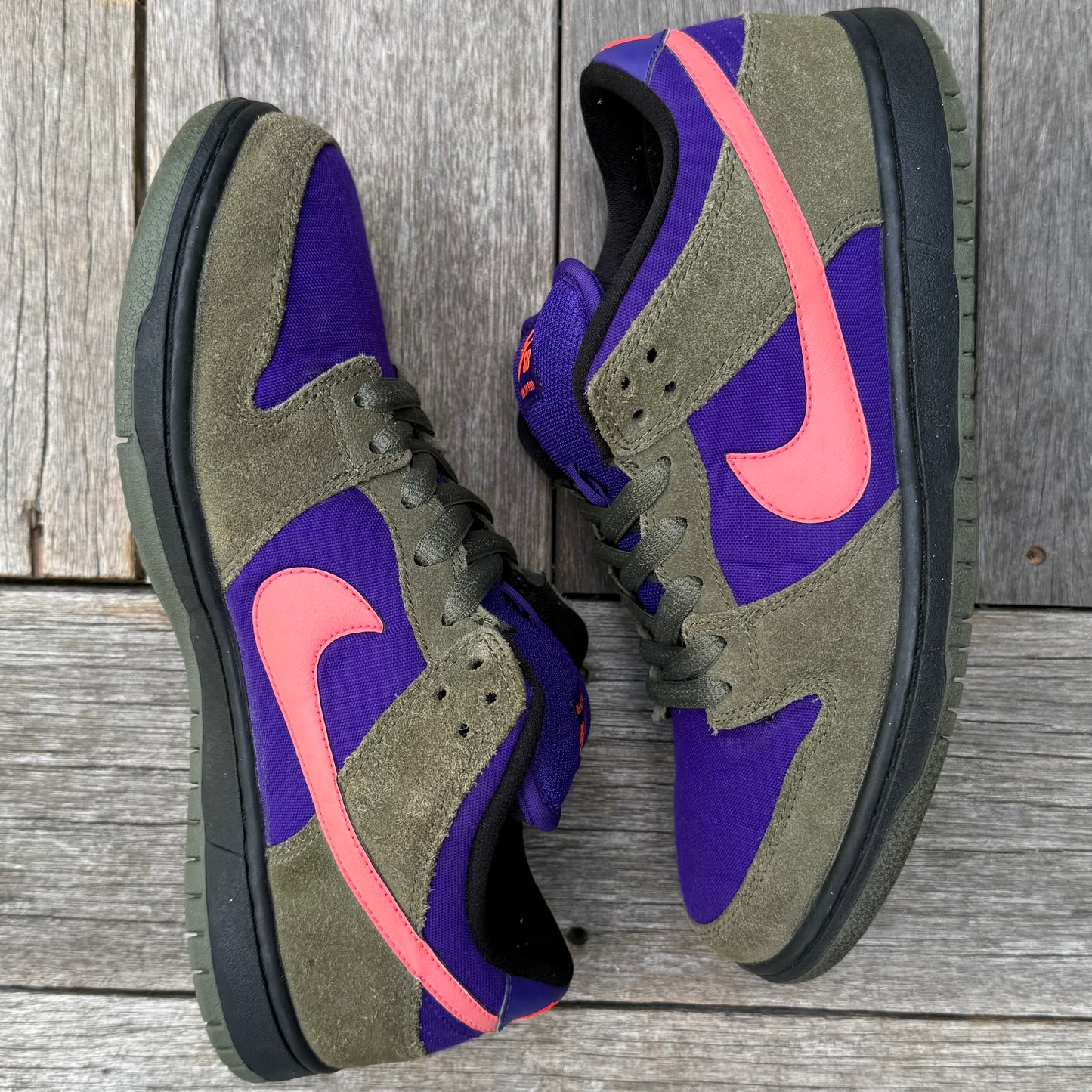Nike SB Dunk Low Medium Olive Atomic Red Size 9.5