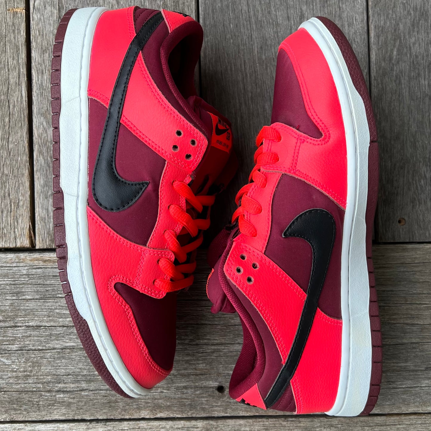 Nike SB Dunk Low Laser Crimson Size 9