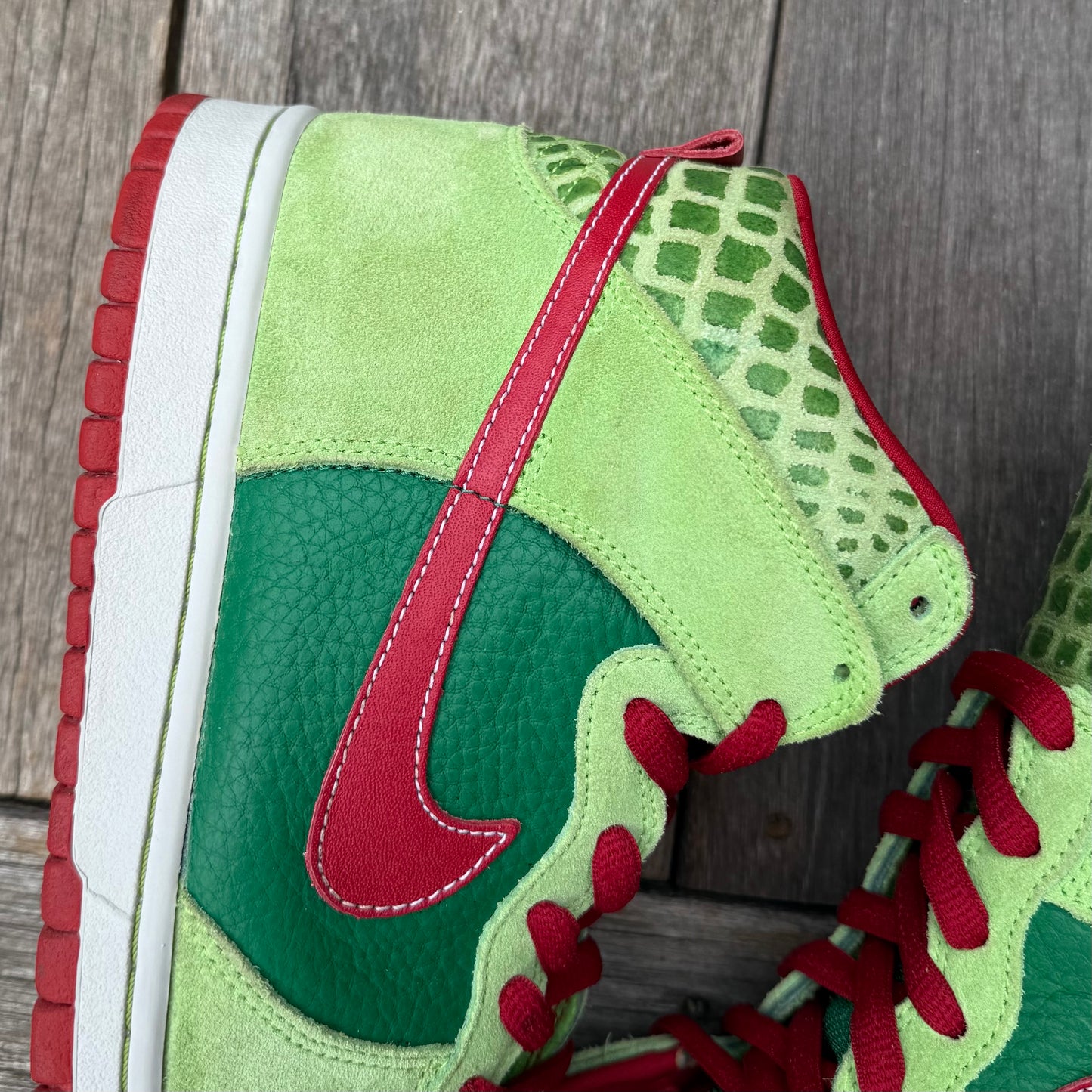 Nike SB Dunk High Dr Feelgood Size 9