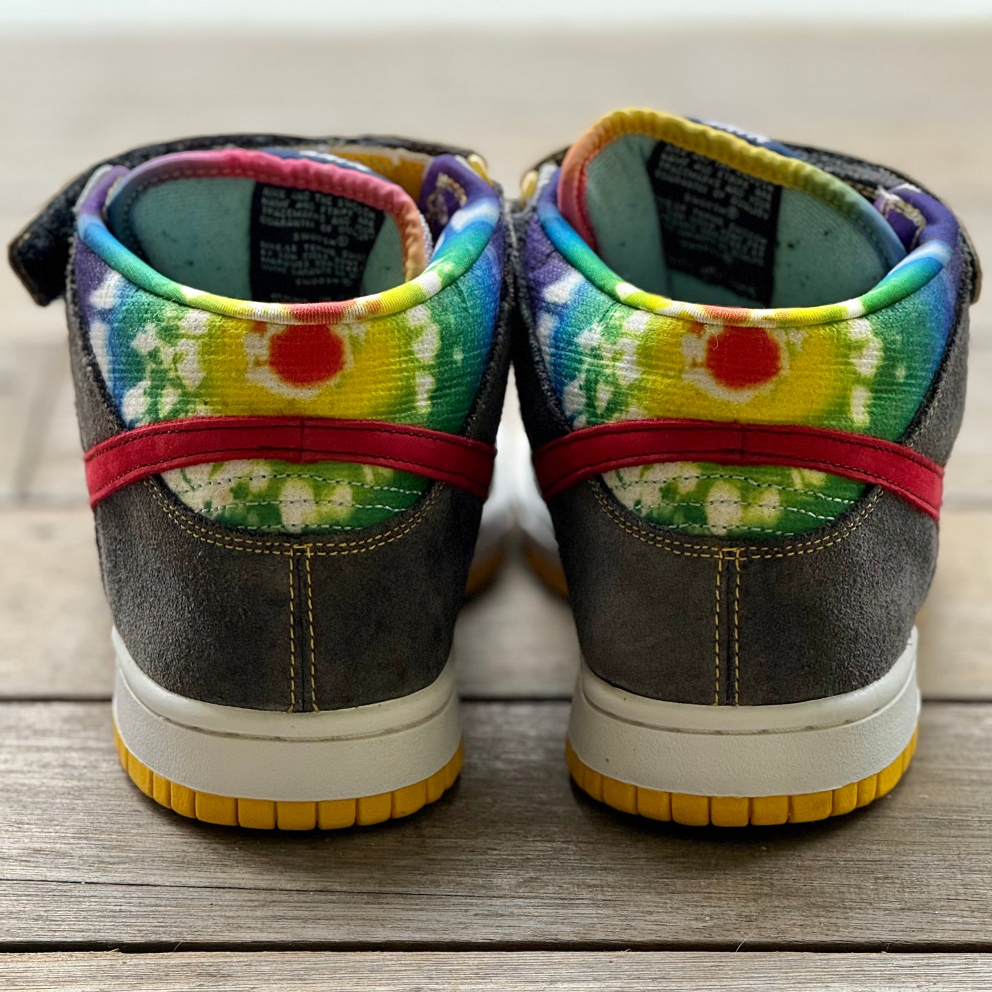 Nike SB Dunk Mid Tie Dye Size 8.5