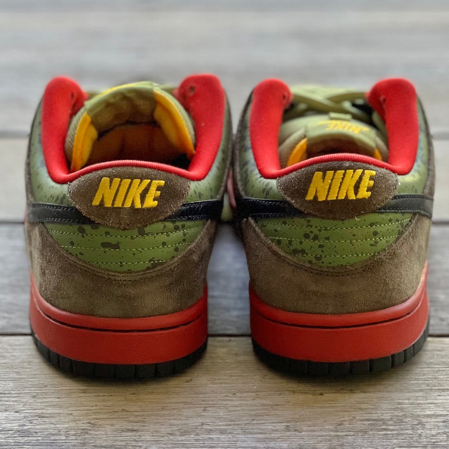 Nike SB Dunk Low Asparagus Size 10.5