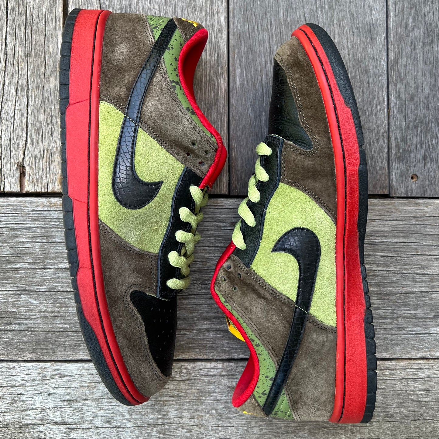 Nike SB Dunk Low Asparagus Size 10.5