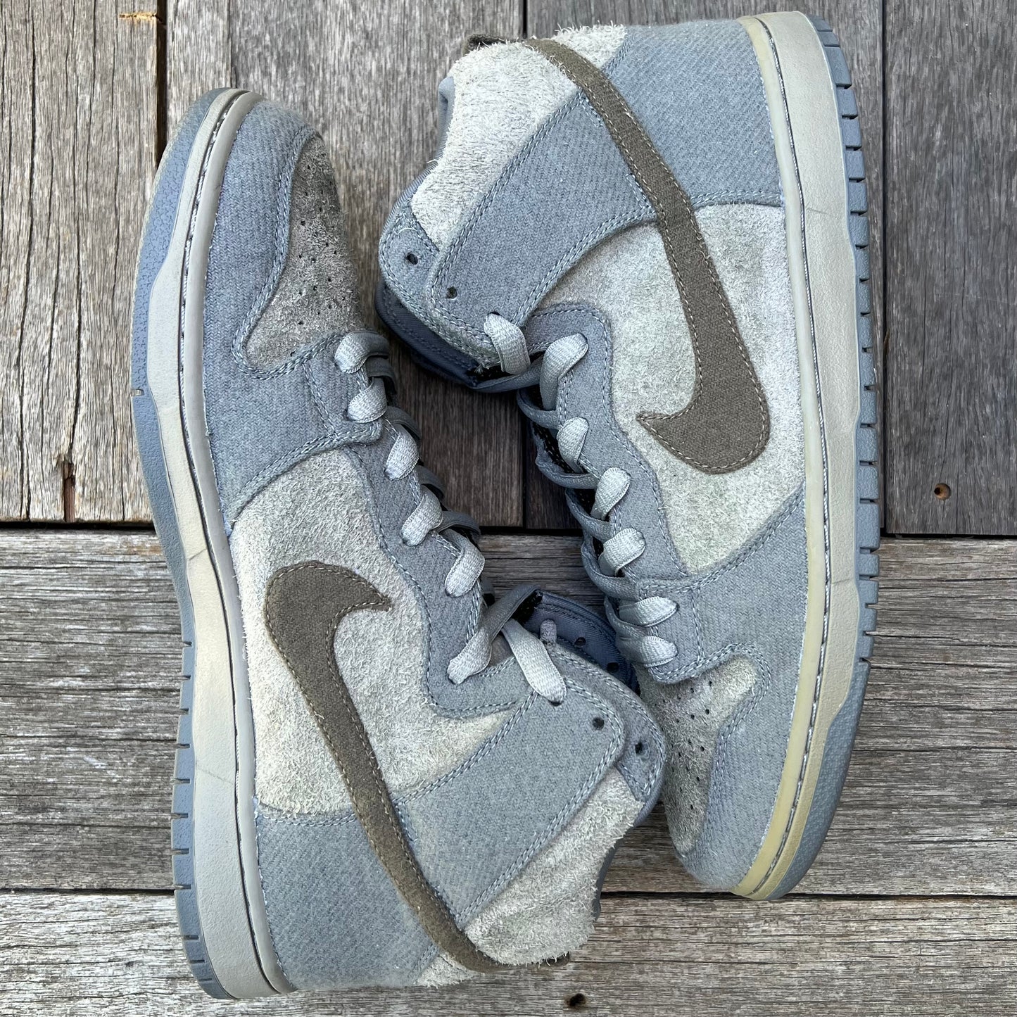 Nike SB Dunk High TaunTaun Size 11