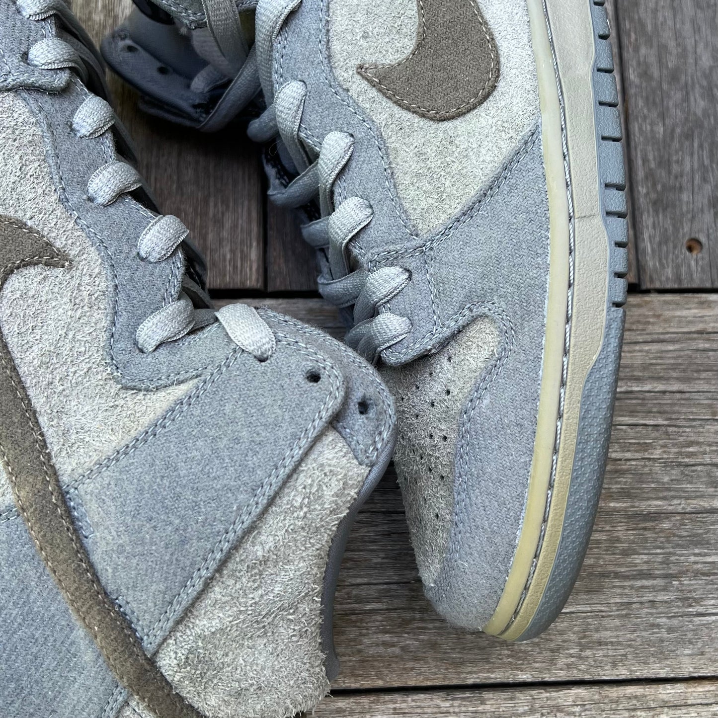 Nike SB Dunk High TaunTaun Size 11