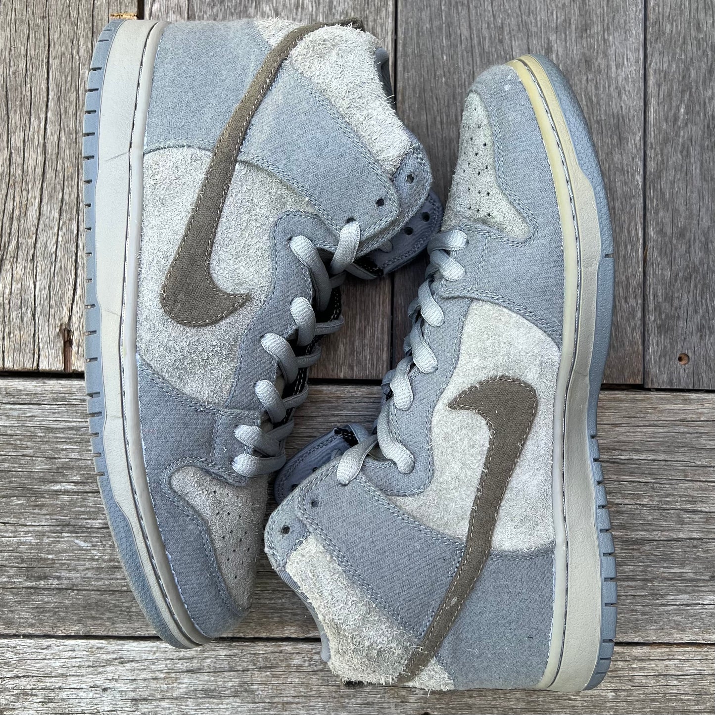 Nike SB Dunk High TaunTaun Size 11