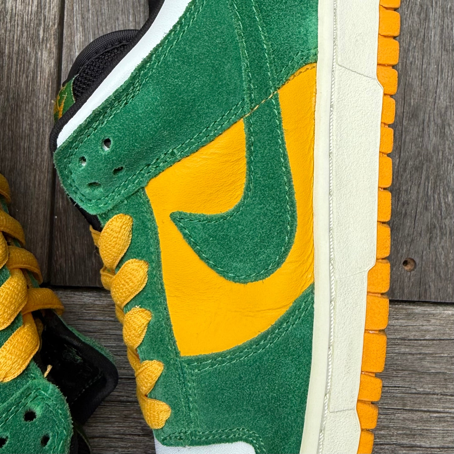 Nike SB Dunk Low Buck Size 8