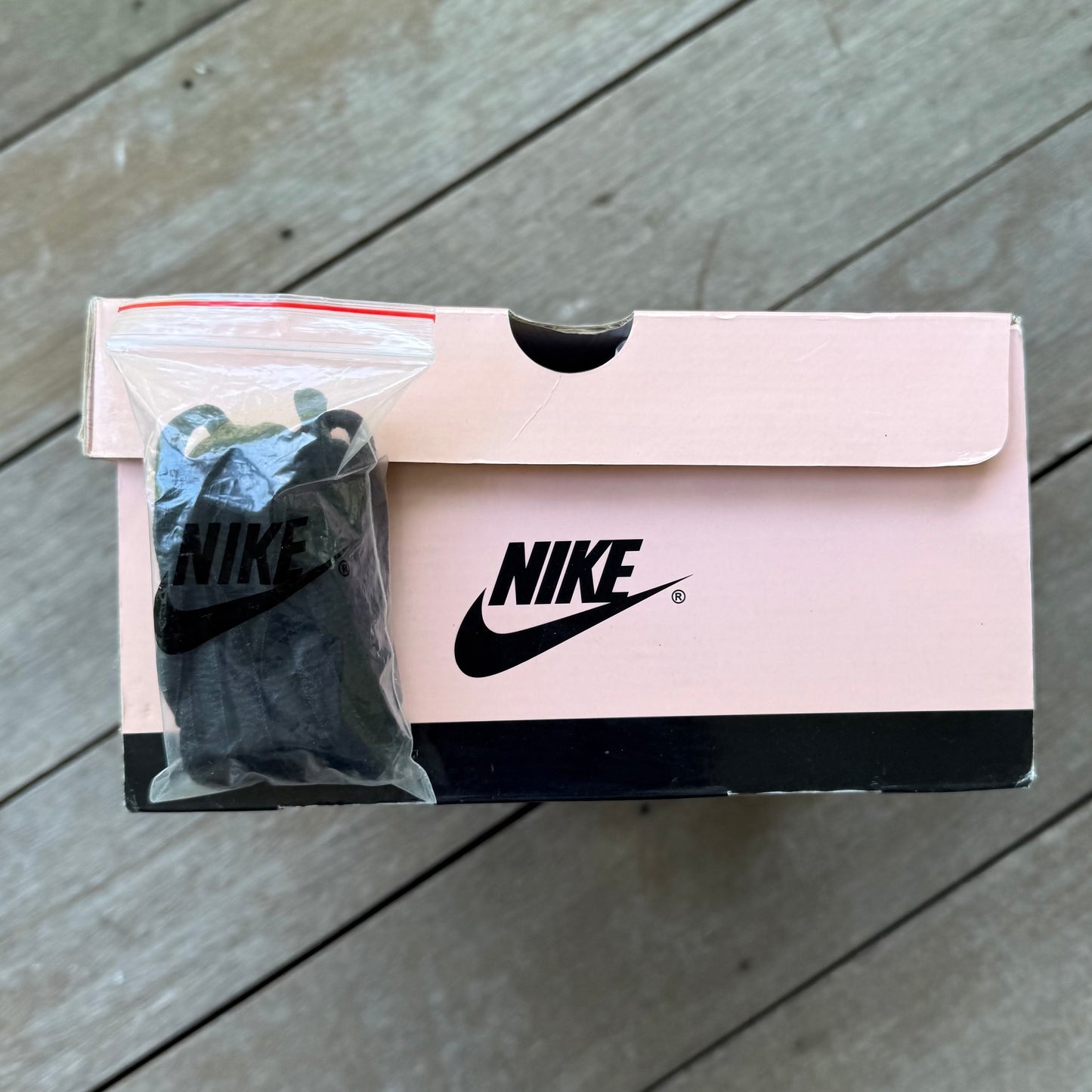 Nike SB Dunk Low Tiffany Diamond Size 10.5