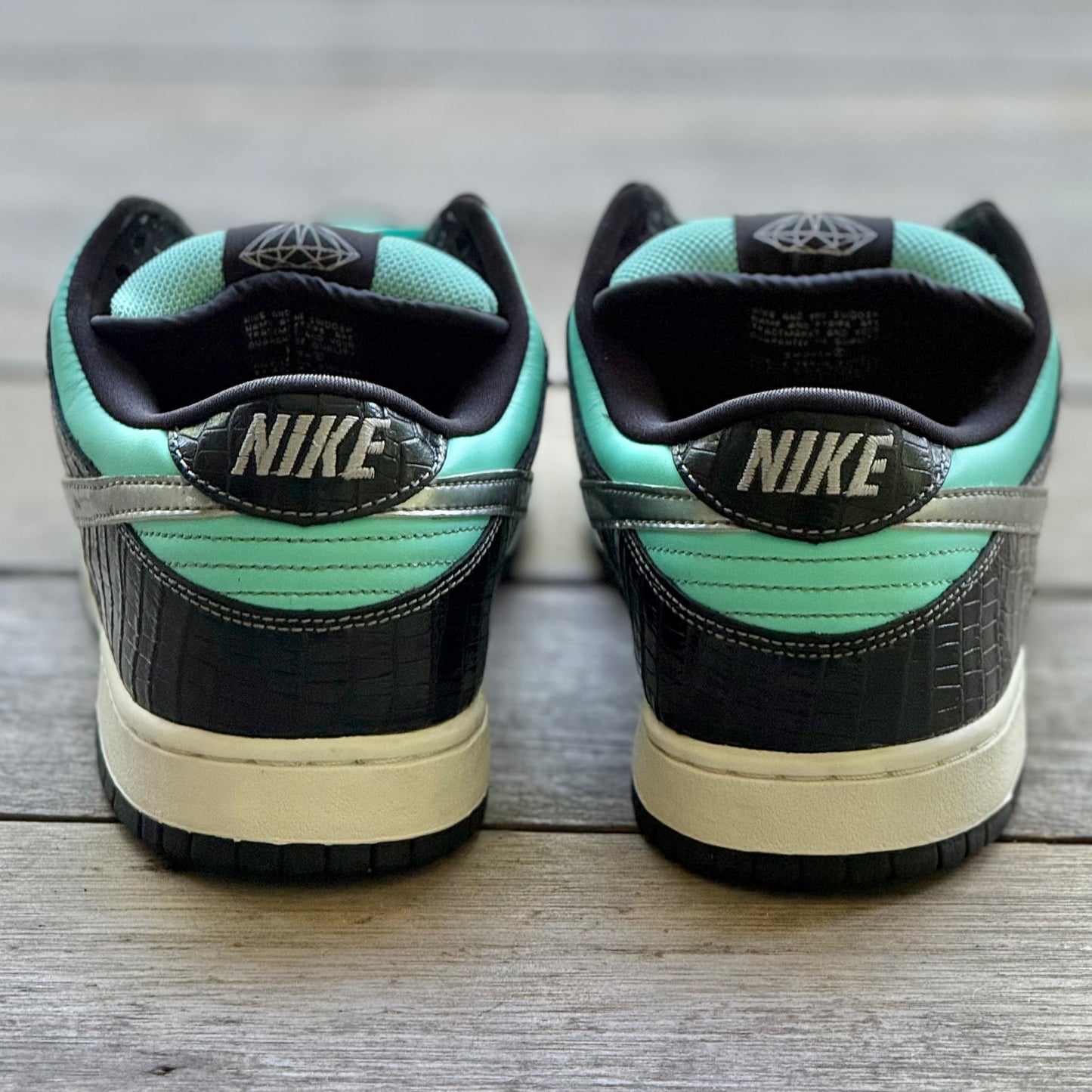 Nike SB Dunk Low Tiffany Diamond Size 10.5