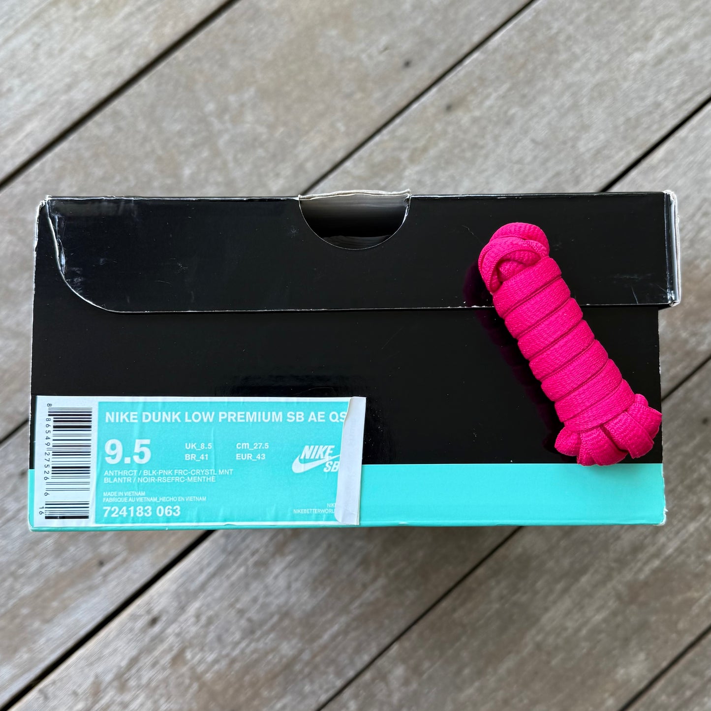 Nike SB Dunk Low Northern Lights Size 9.5