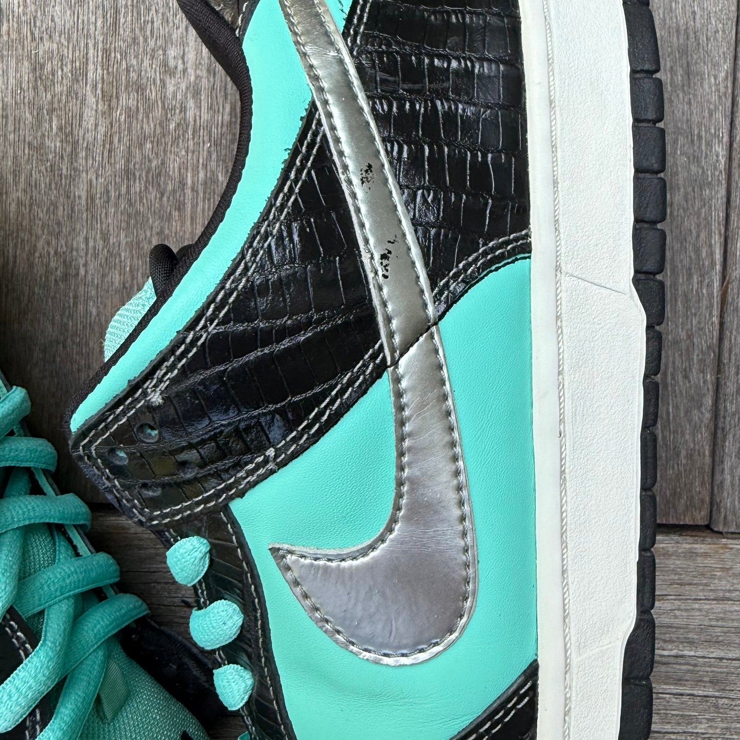 Nike SB Dunk Low Tiffany Diamond Size 10.5