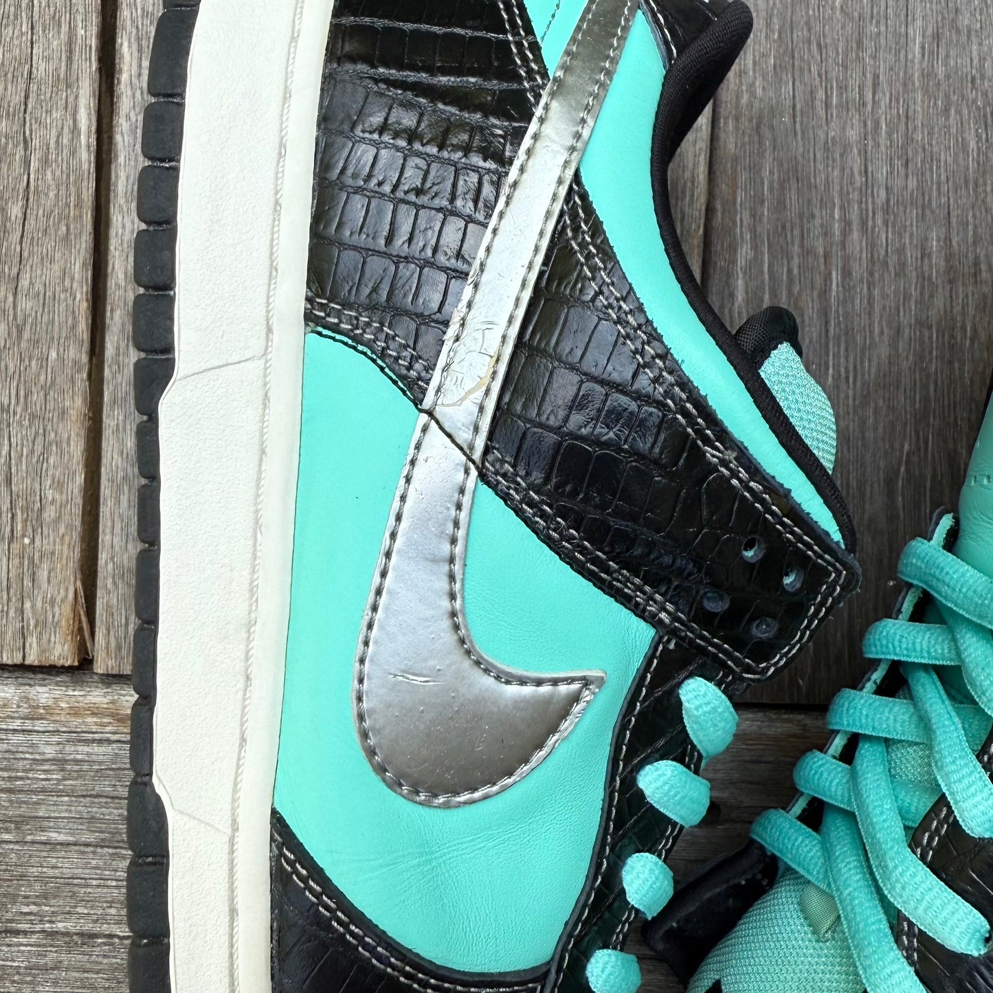 Nike SB Dunk Low Tiffany Diamond Size 10.5
