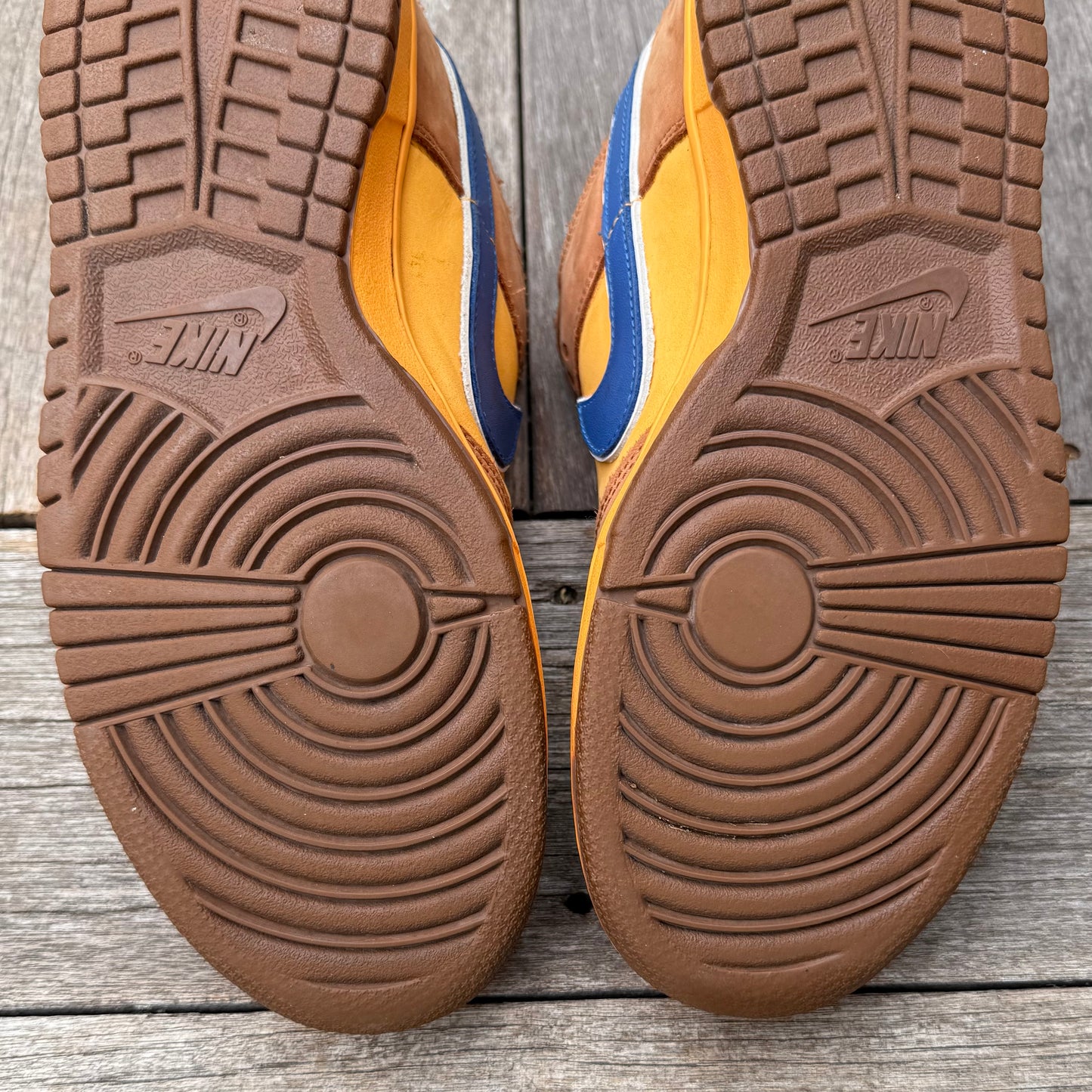 Nike SB Dunk Low Newcastle Brown Ale Size 10