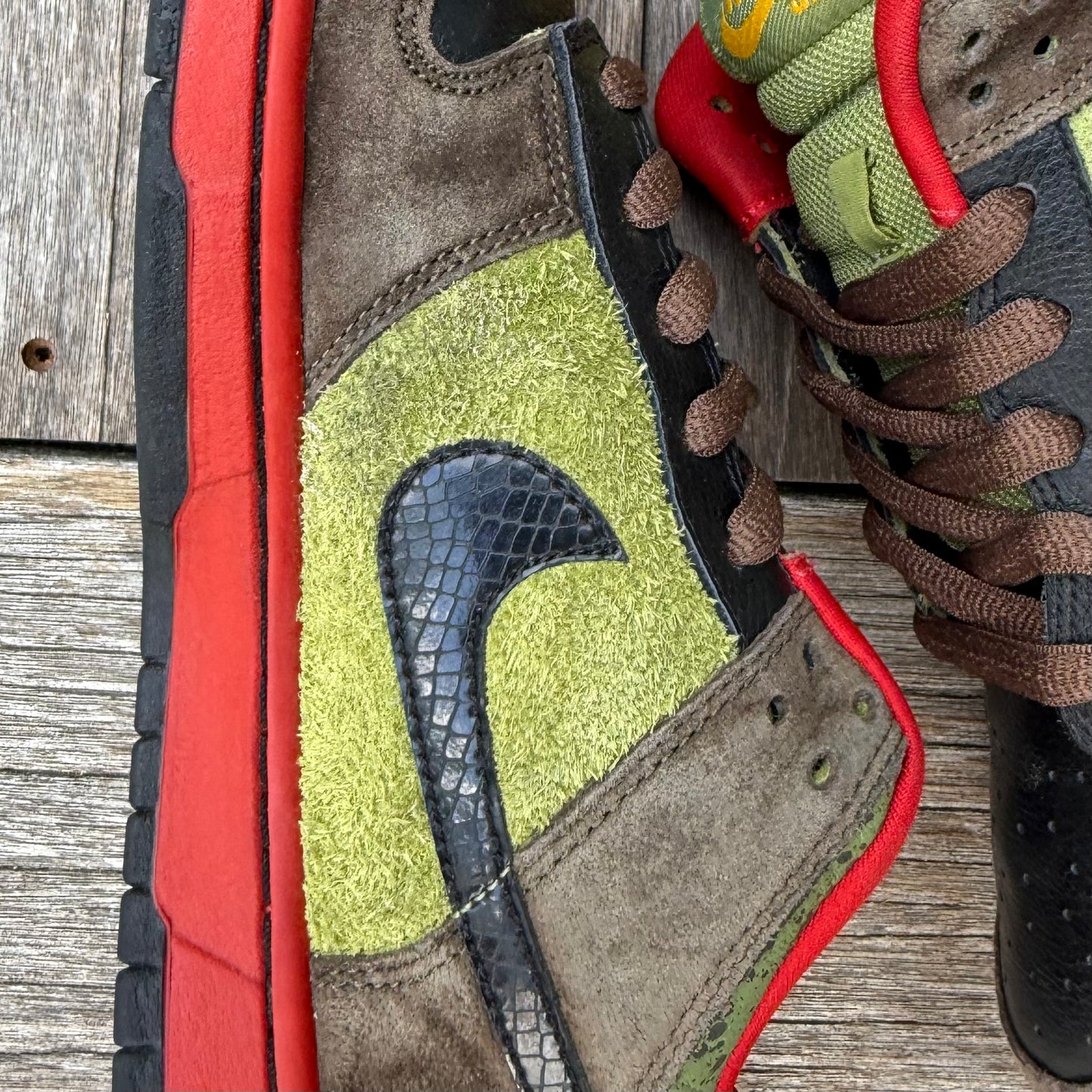 Nike SB Dunk Low Asparagus Size 10
