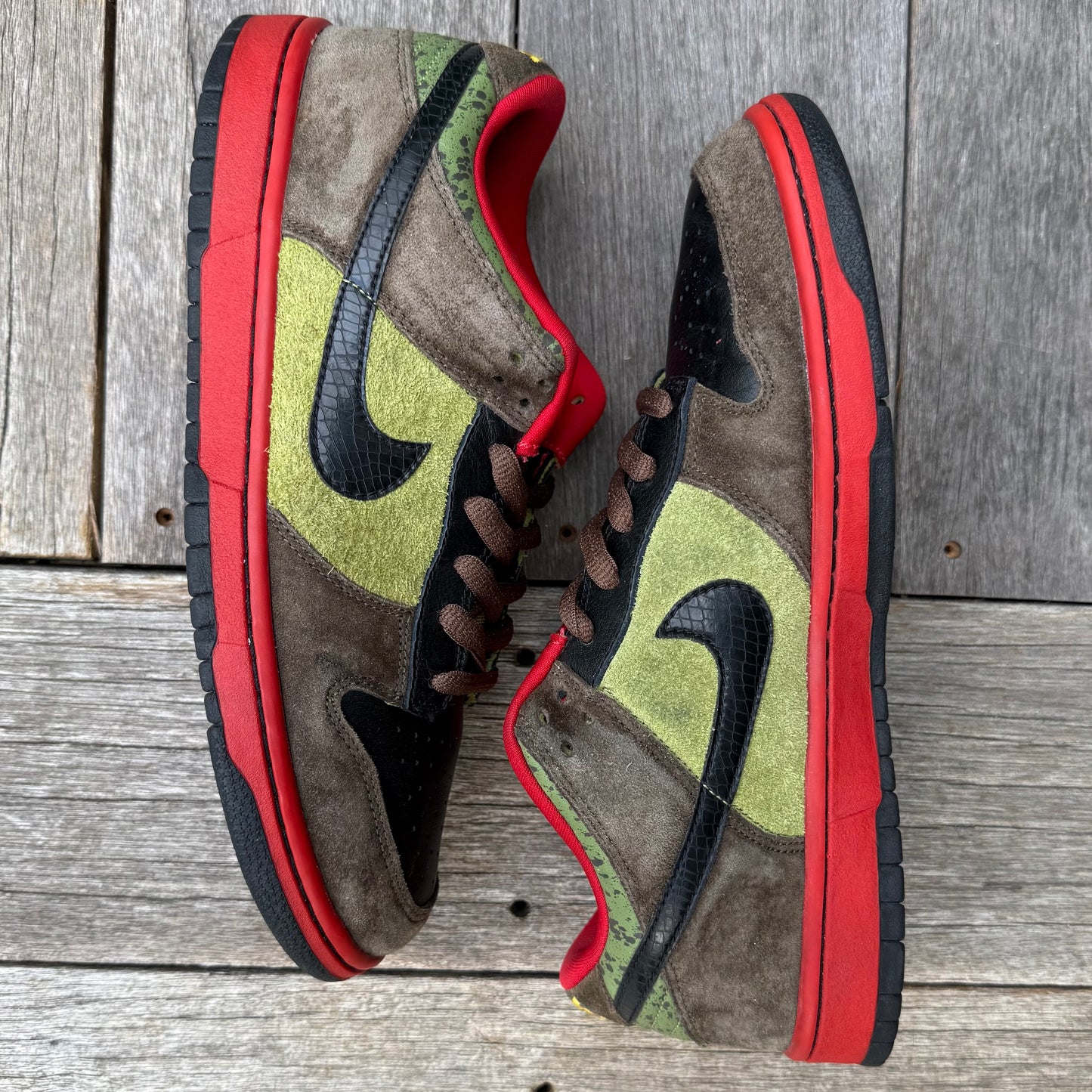Nike SB Dunk Low Asparagus Size 10