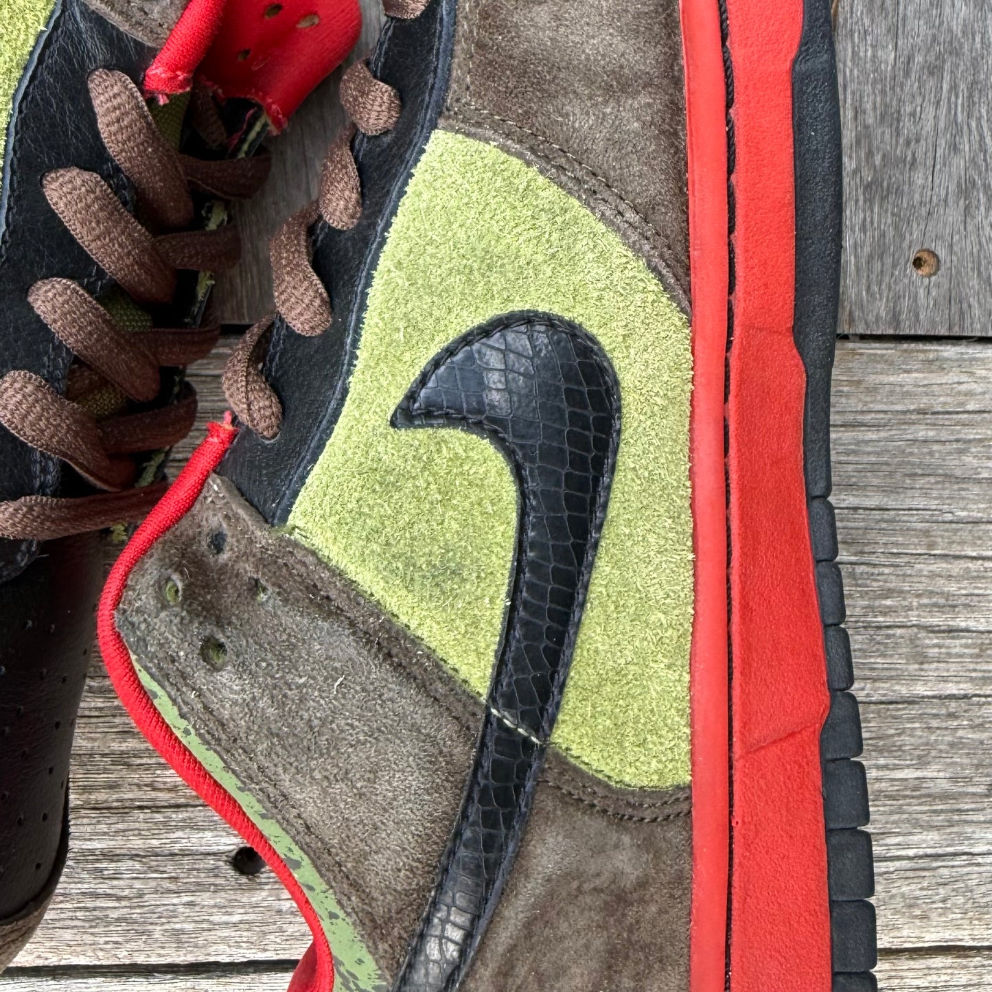 Nike SB Dunk Low Asparagus Size 10