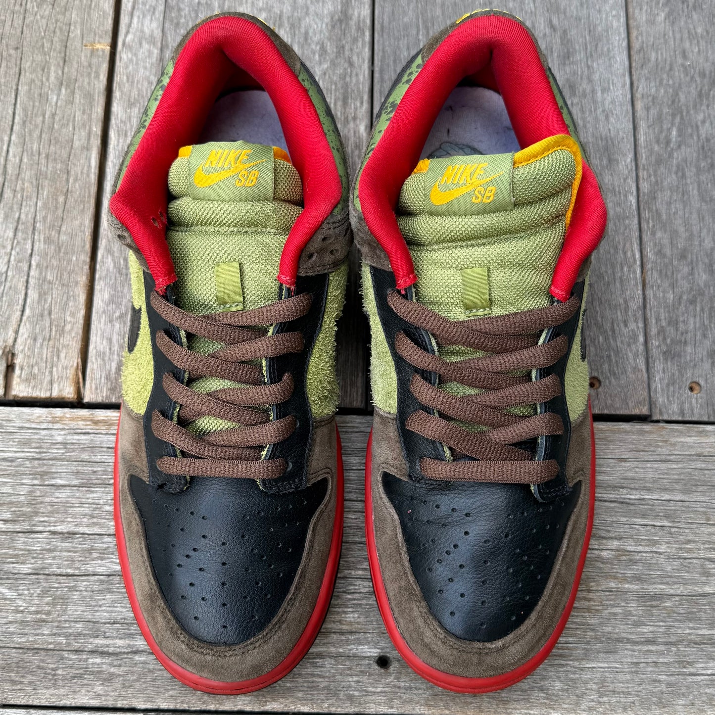 Nike SB Dunk Low Asparagus Size 10