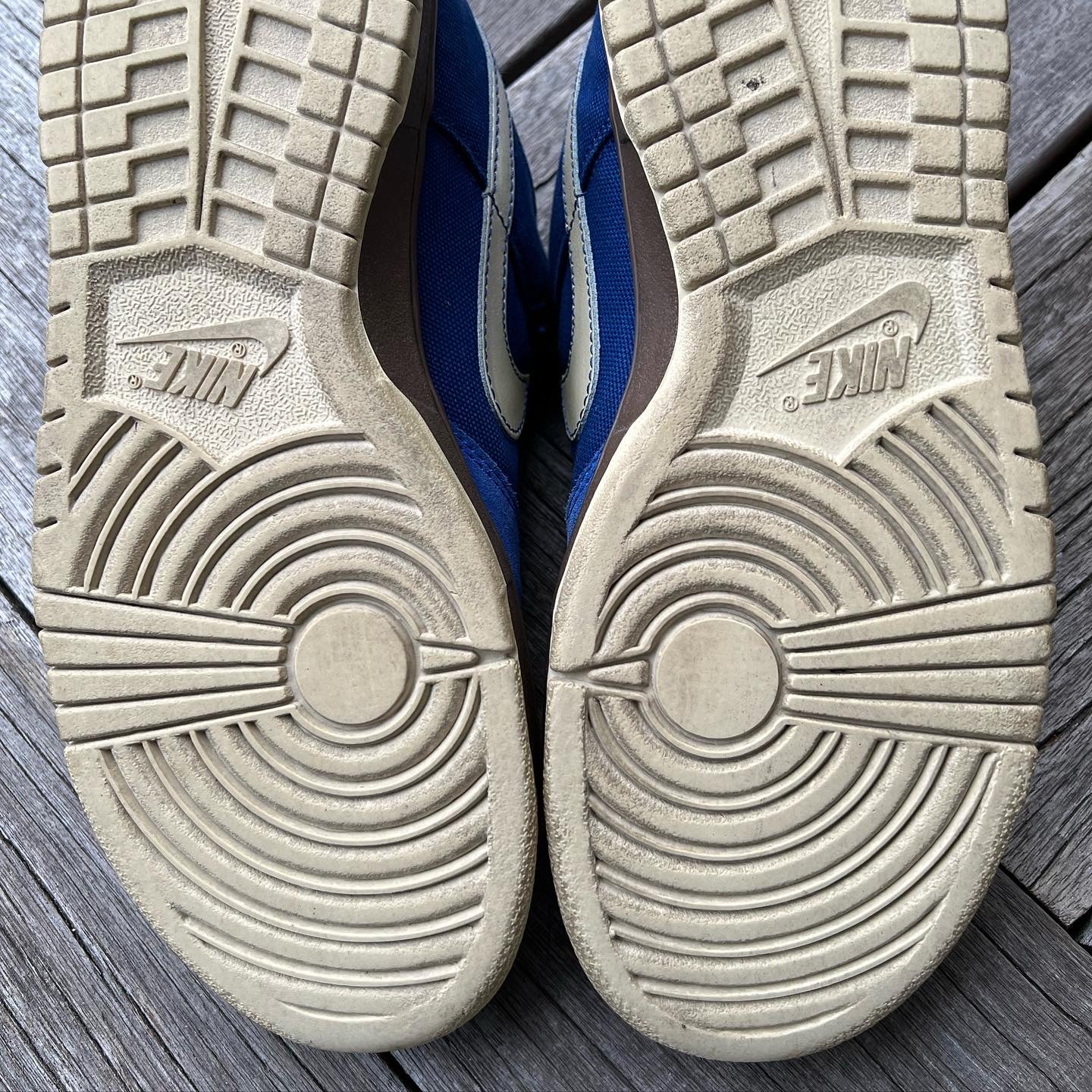 Nike SB Dunk Low Gold Rail Melbourne Size 9.5