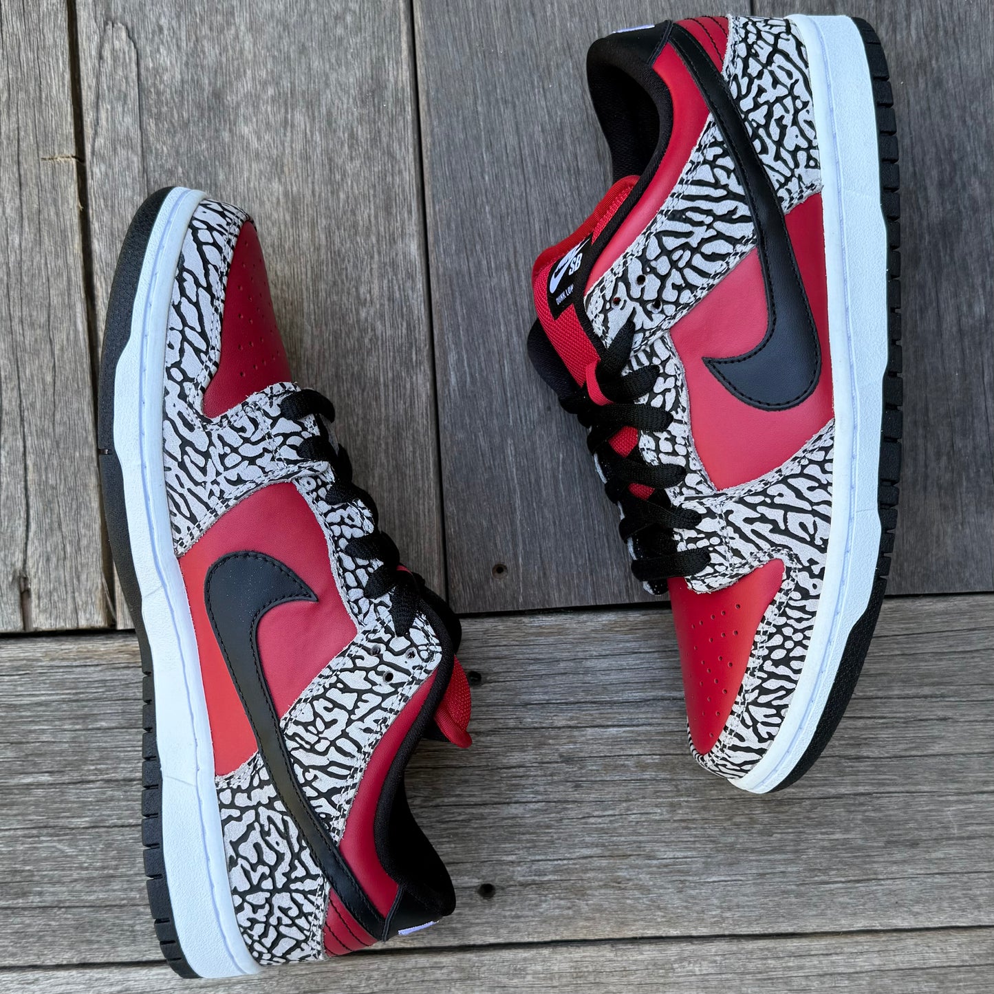 Nike SB Dunk Low Red Cement Supreme Size 9.5