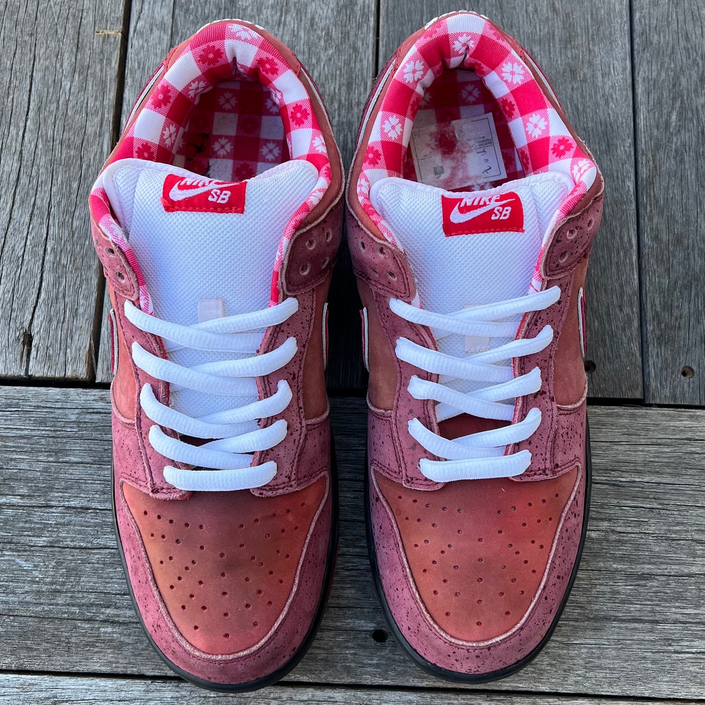 Nike SB Dunk Low Red Lobster Size 11