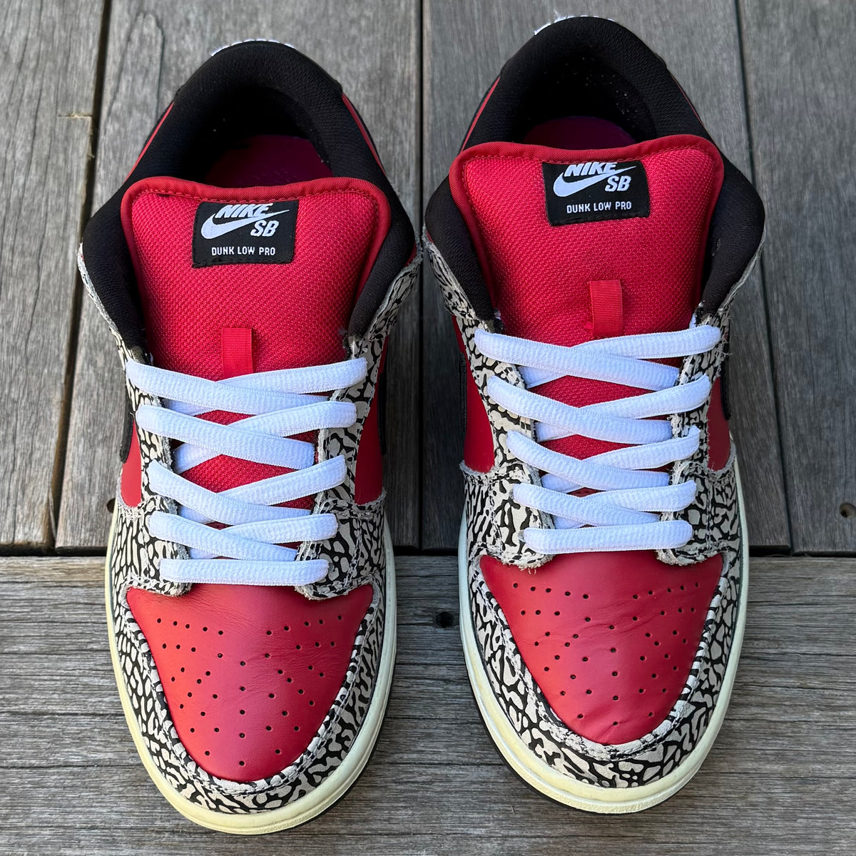 Nike SB Dunk Low Red Cement Supreme Size 9