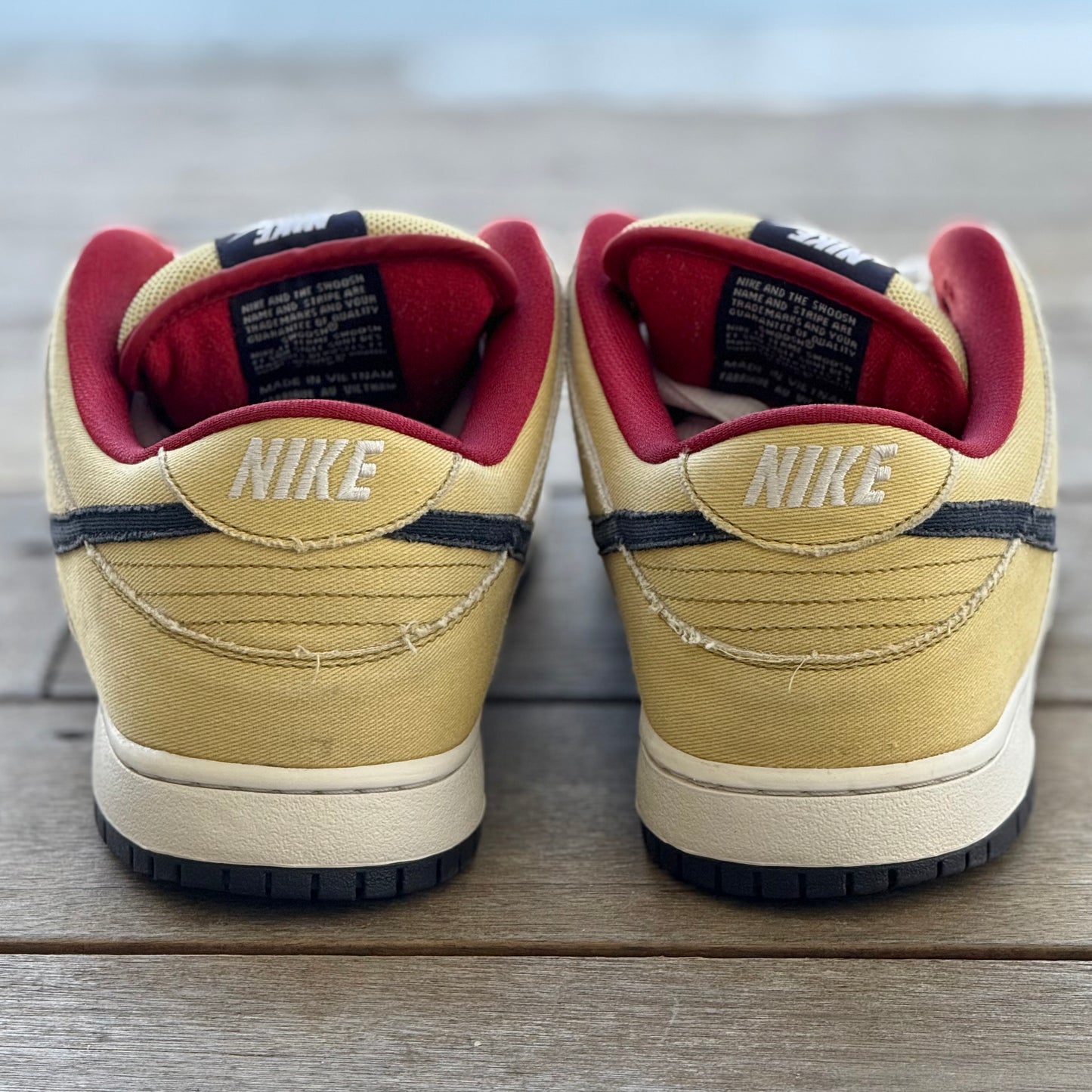 Nike SB Dunk Low Gold Dust Size 11