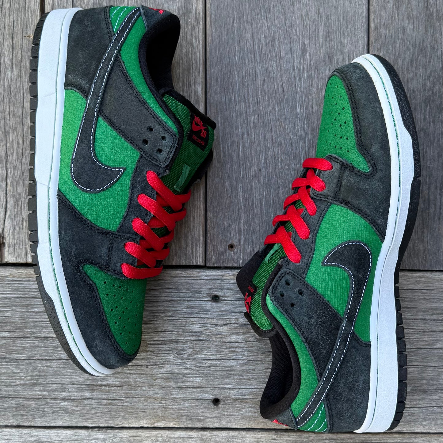 Nike SB Dunk Low Pine Green Atom Red Size 9