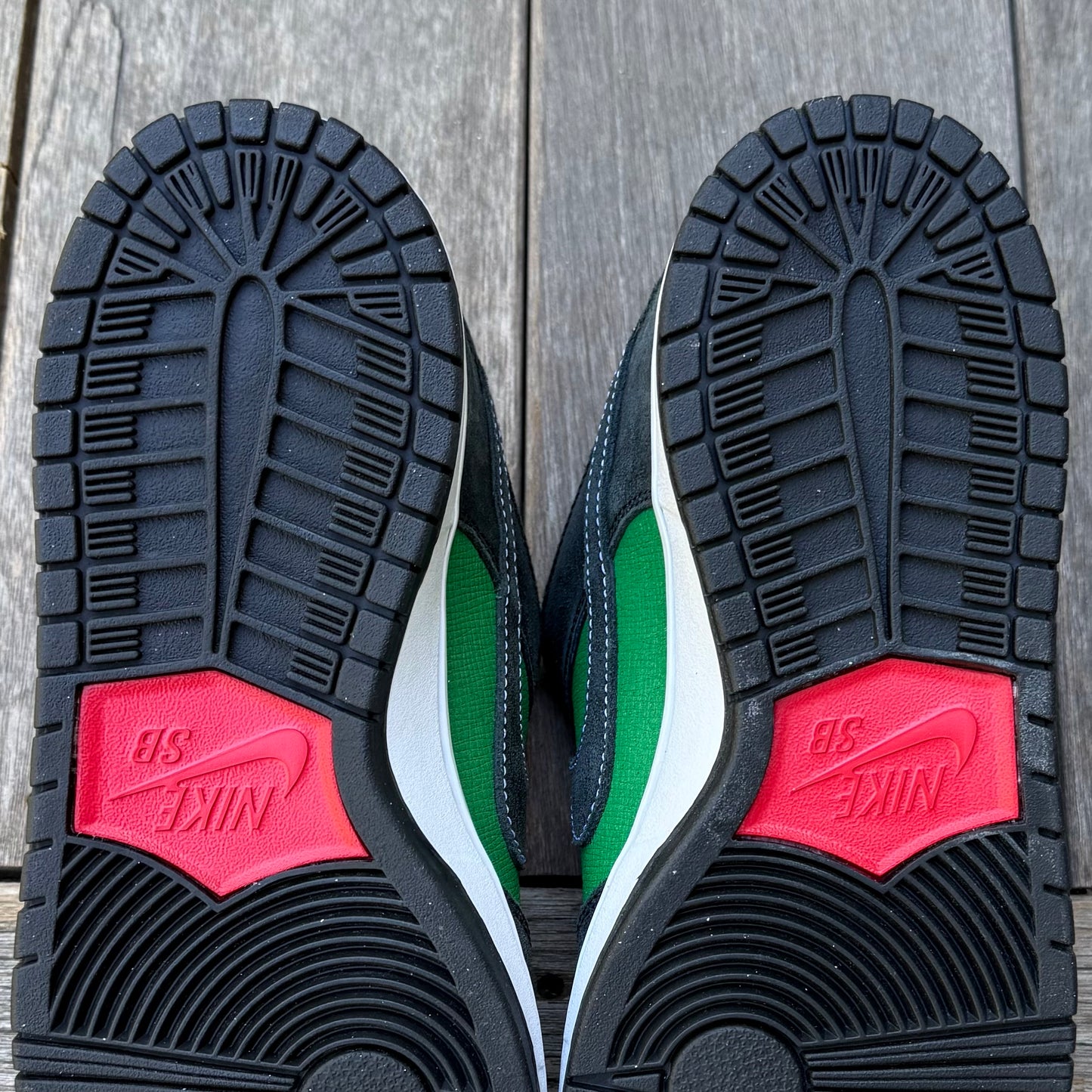 Nike SB Dunk Low Pine Green Atom Red Size 9