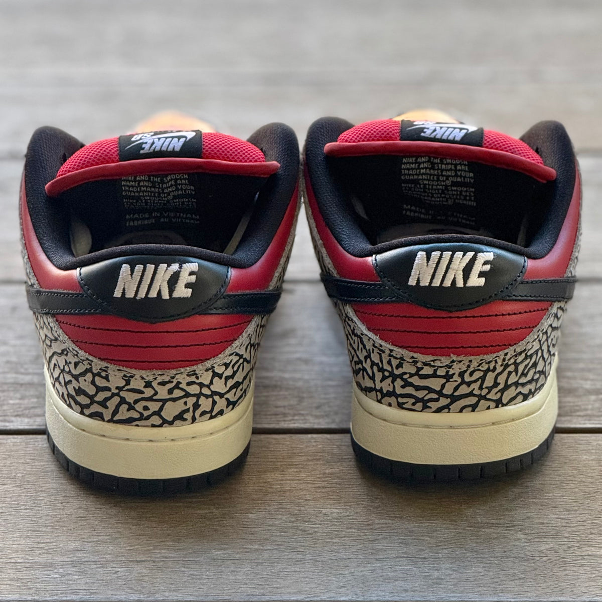 Nike SB Dunk Low Red Cement Supreme Size 9