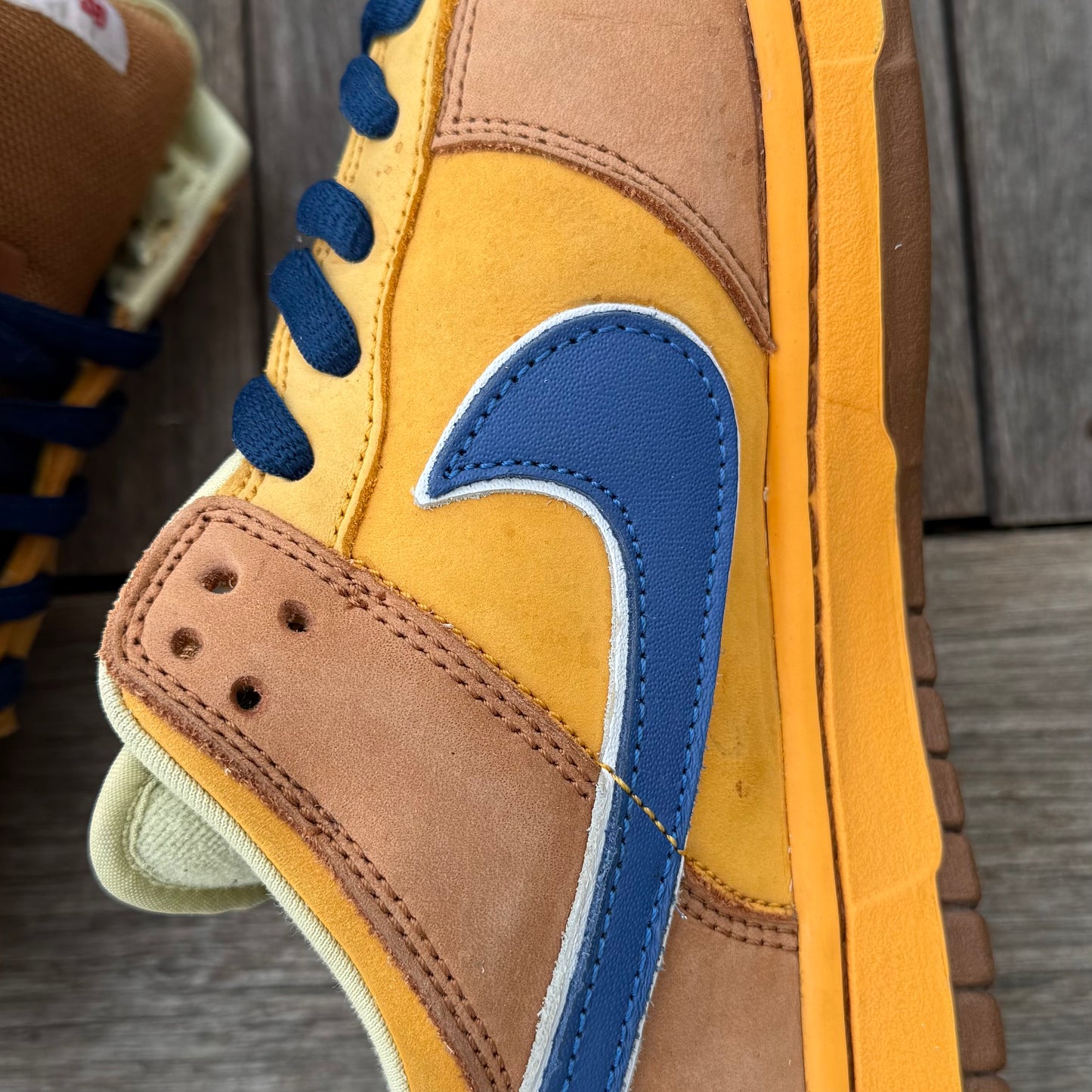 Nike SB Dunk Low Newcastle Brown Ale Size 11