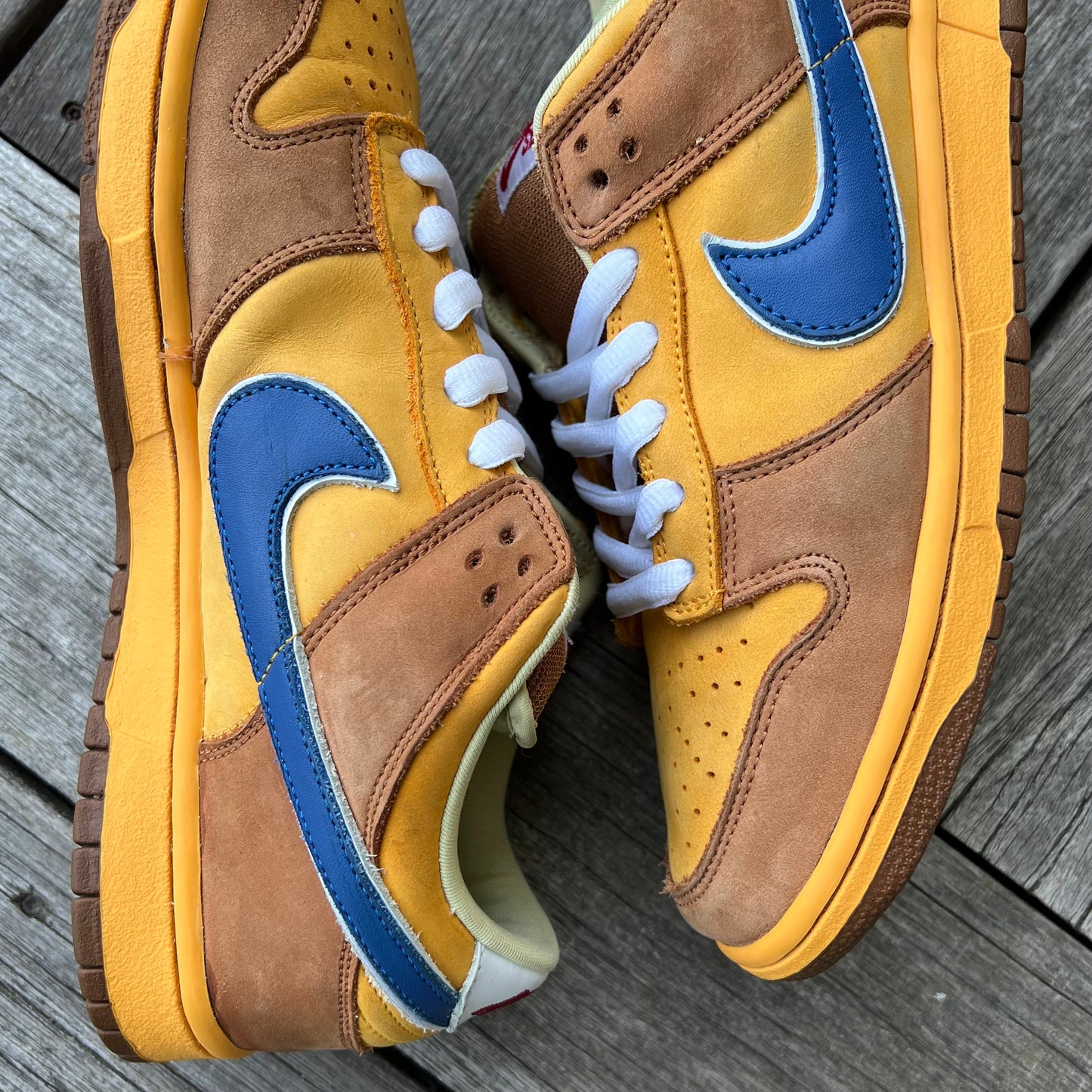 Nike SB Dunk Low Newcastle Brown Ale Size 10